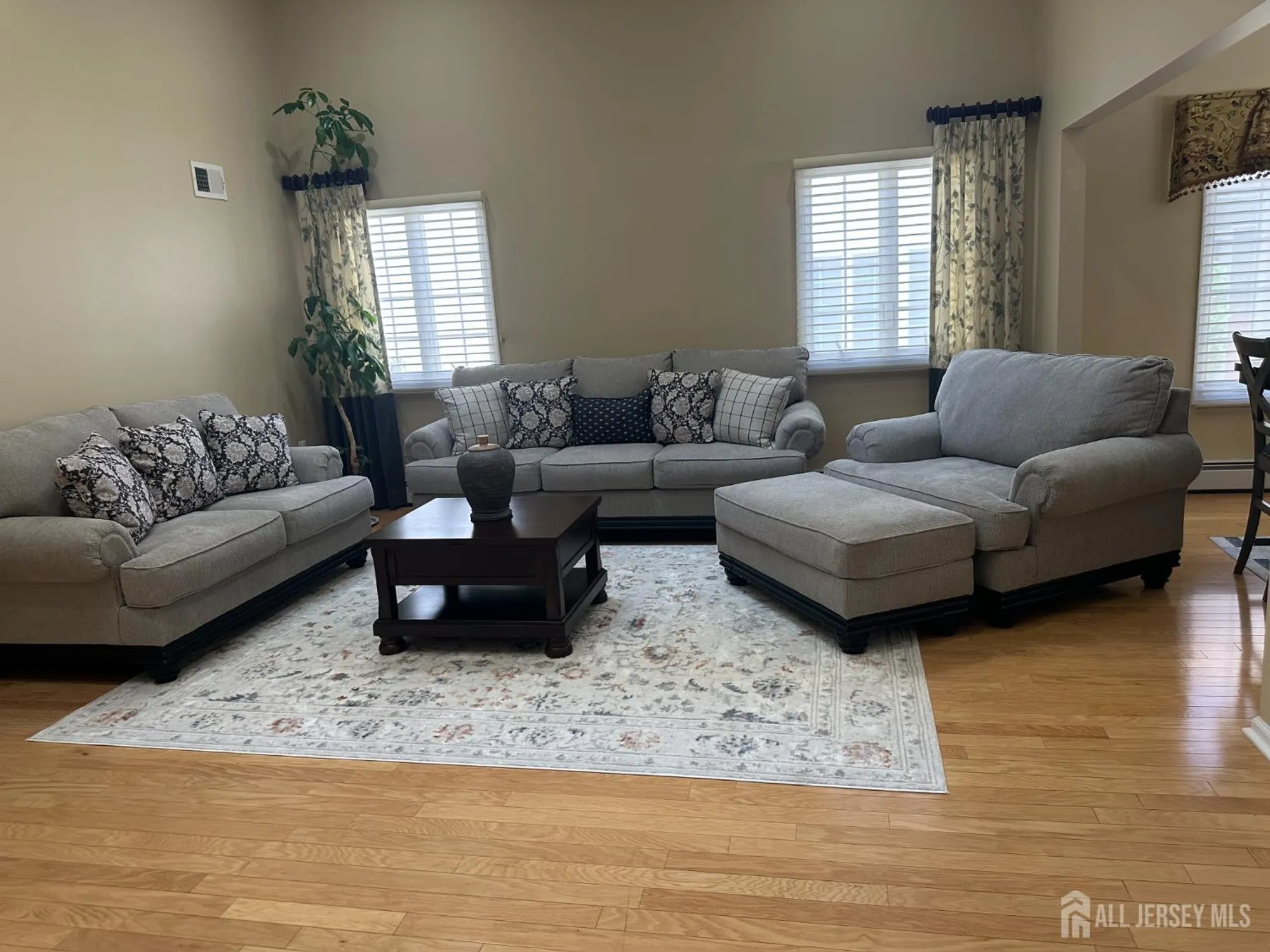 Property Slideshow image 5 of 21 | 31 sherwood dr, Monroe, NJ, 08831