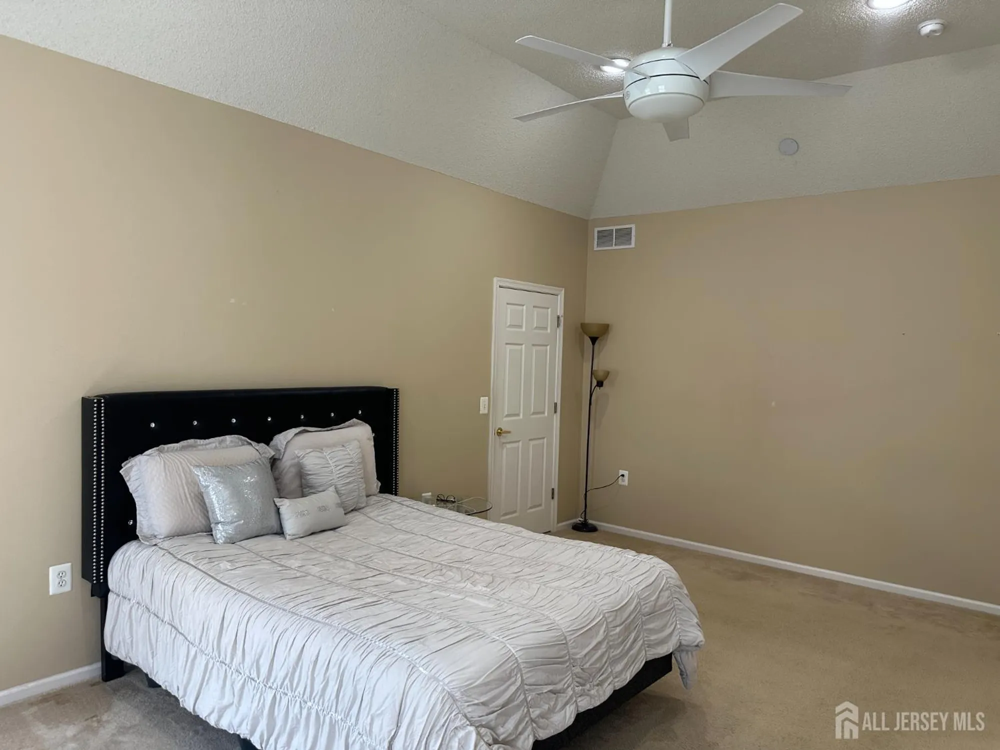 Property Slideshow image 17 of 21 | 31 sherwood dr, Monroe, NJ, 08831