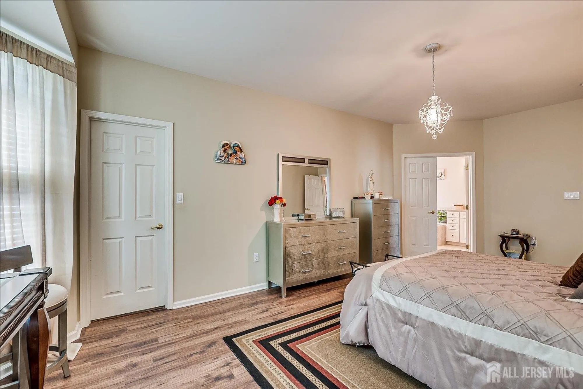 Property Slideshow image 24 of 52 | 22 silver charm rd, Manalapan, NJ, 07726