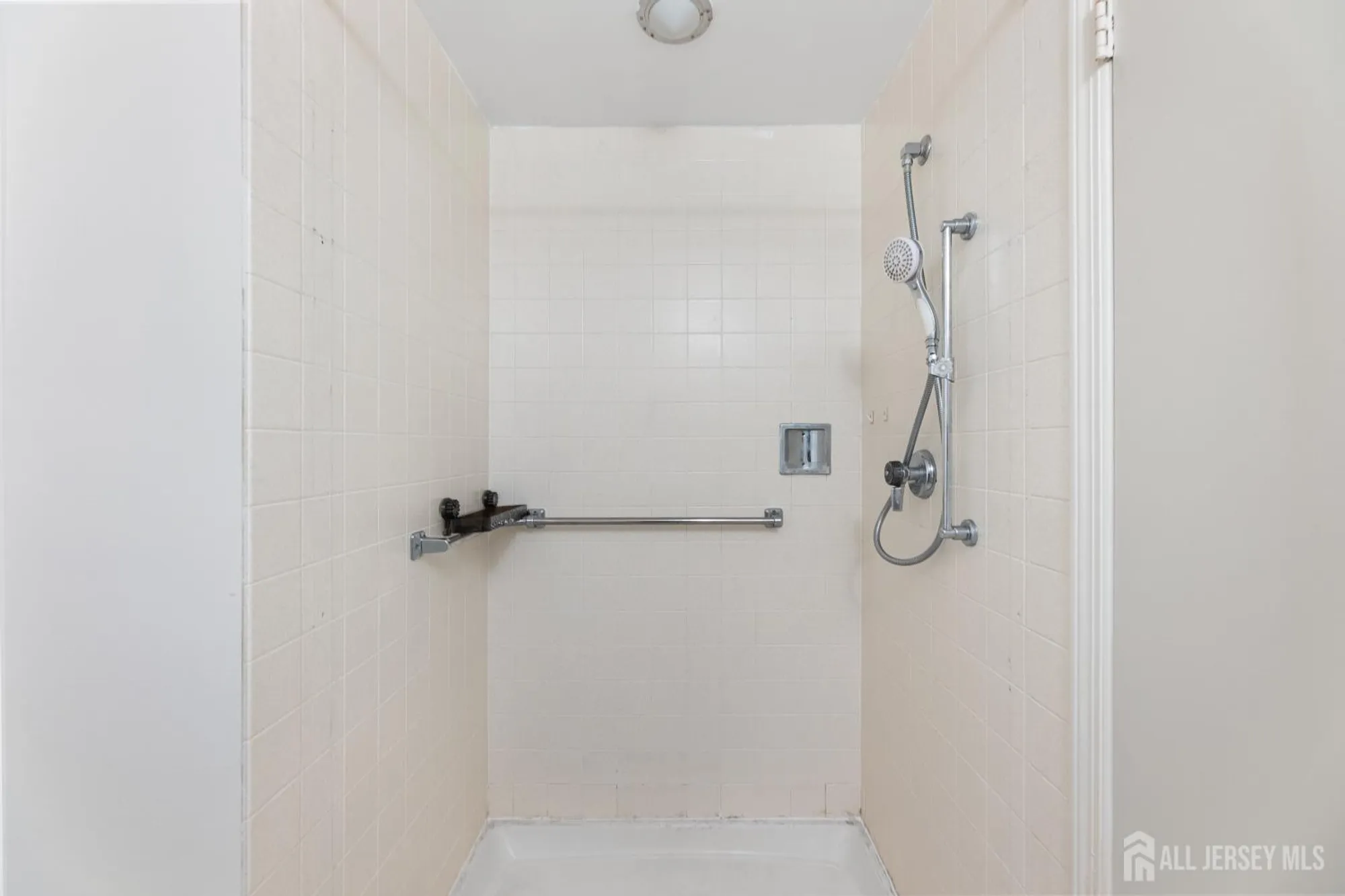 Property Slideshow image 24 of 42 | 394c orrington ln, Monroe, NJ, 08831