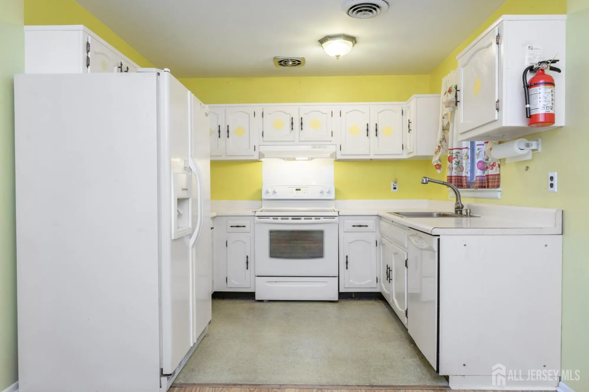 Property Slideshow image 13 of 27 | 4a salem dr, Whiting, NJ, 08759