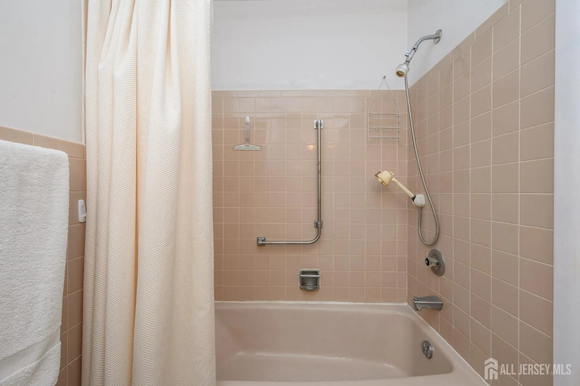 Property Slideshow image 24 of 27 | 4a salem dr, Whiting, NJ, 08759