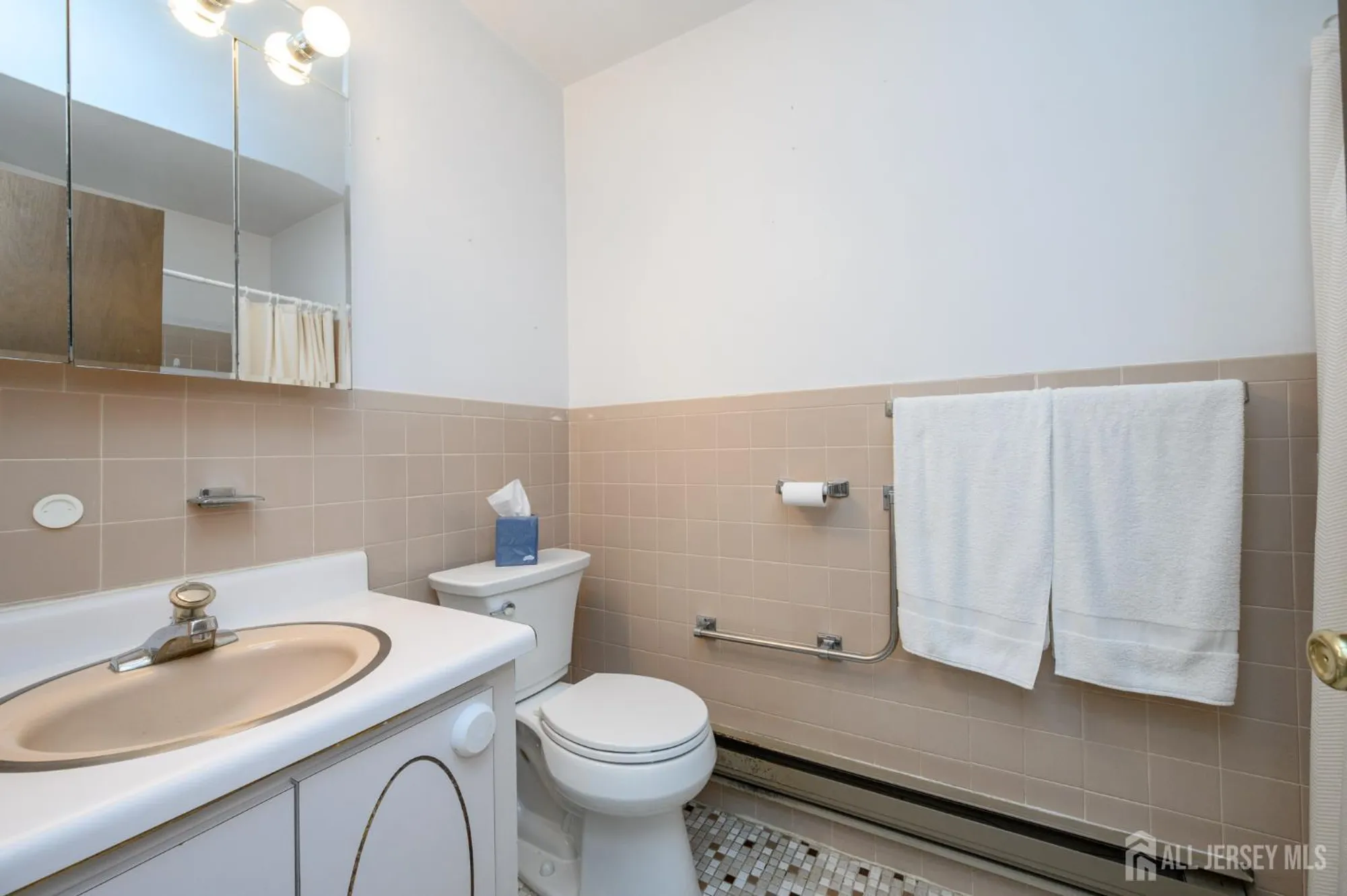 Property Slideshow image 23 of 27 | 4a salem dr, Whiting, NJ, 08759
