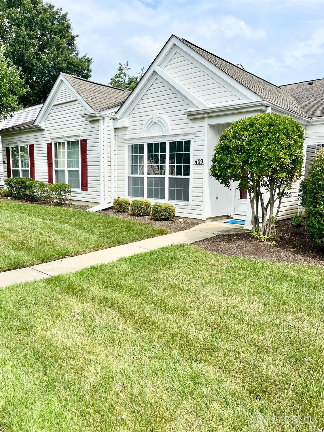 Property Slideshow image 2 of 18 | 409 harrier dr, Monroe, NJ, 08831