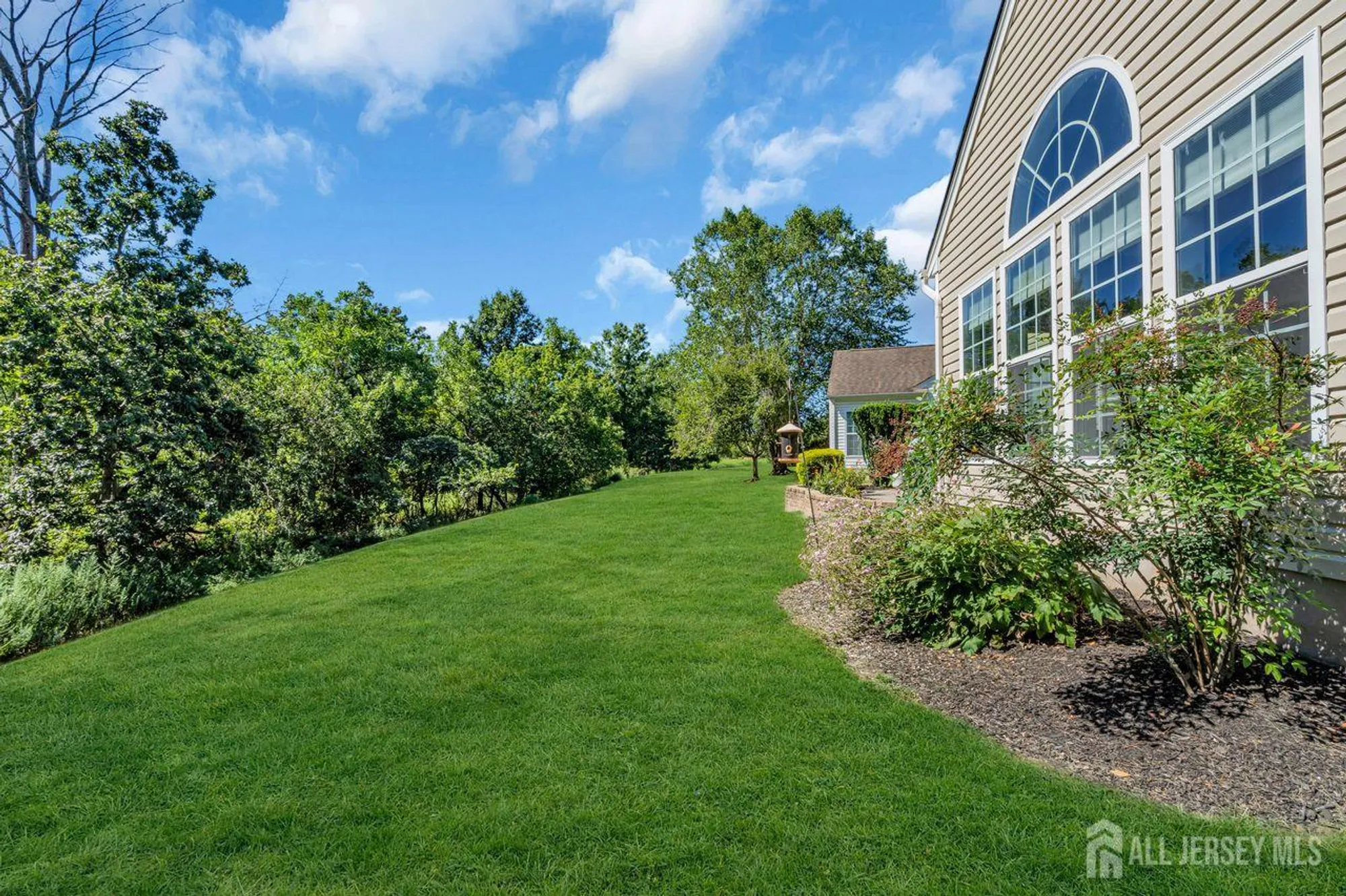 Property Slideshow image 26 of 36 | 448 crossfields ln, Somerset, NJ, 08873