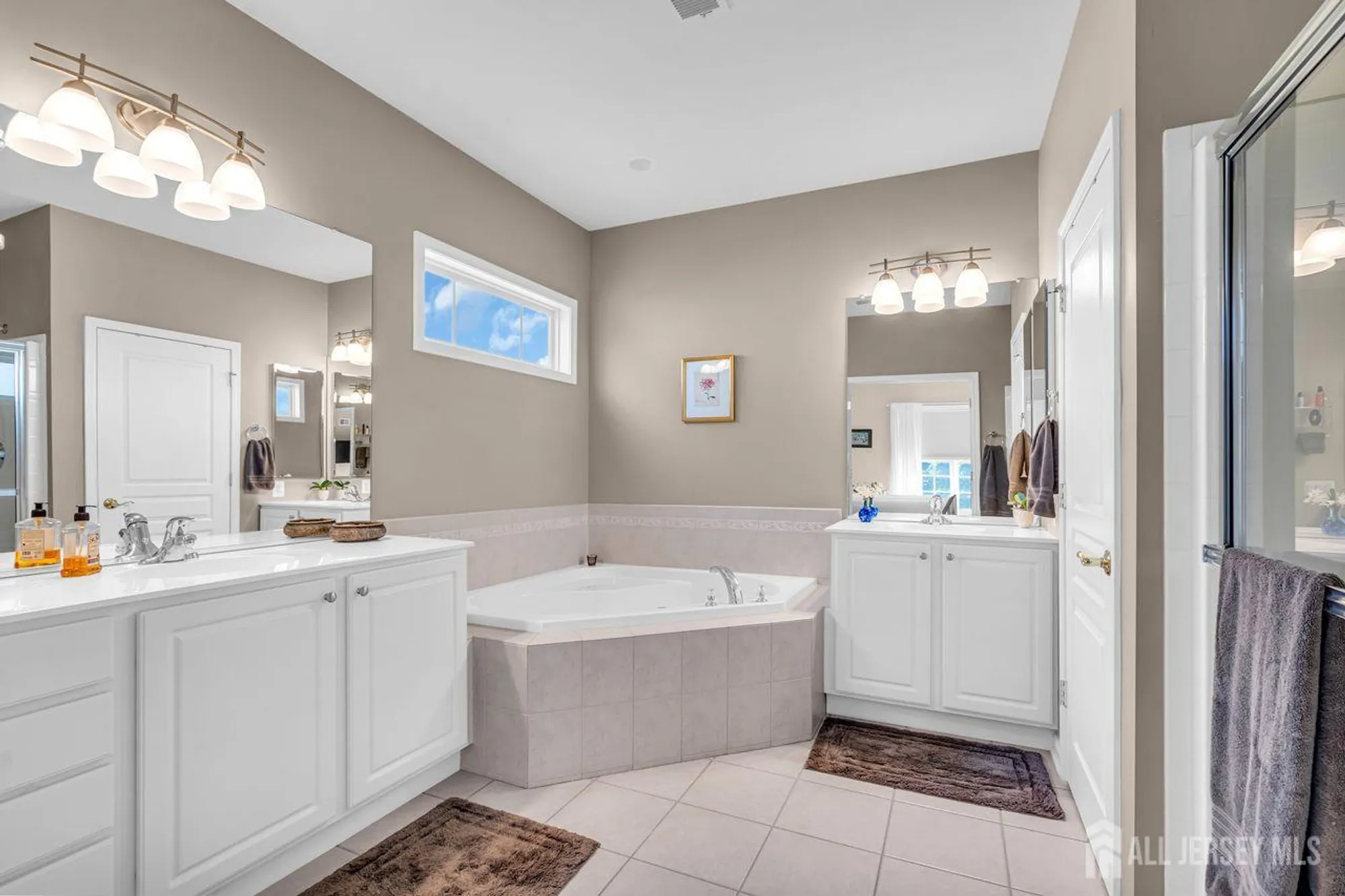 Property Slideshow image 19 of 36 | 448 crossfields ln, Somerset, NJ, 08873
