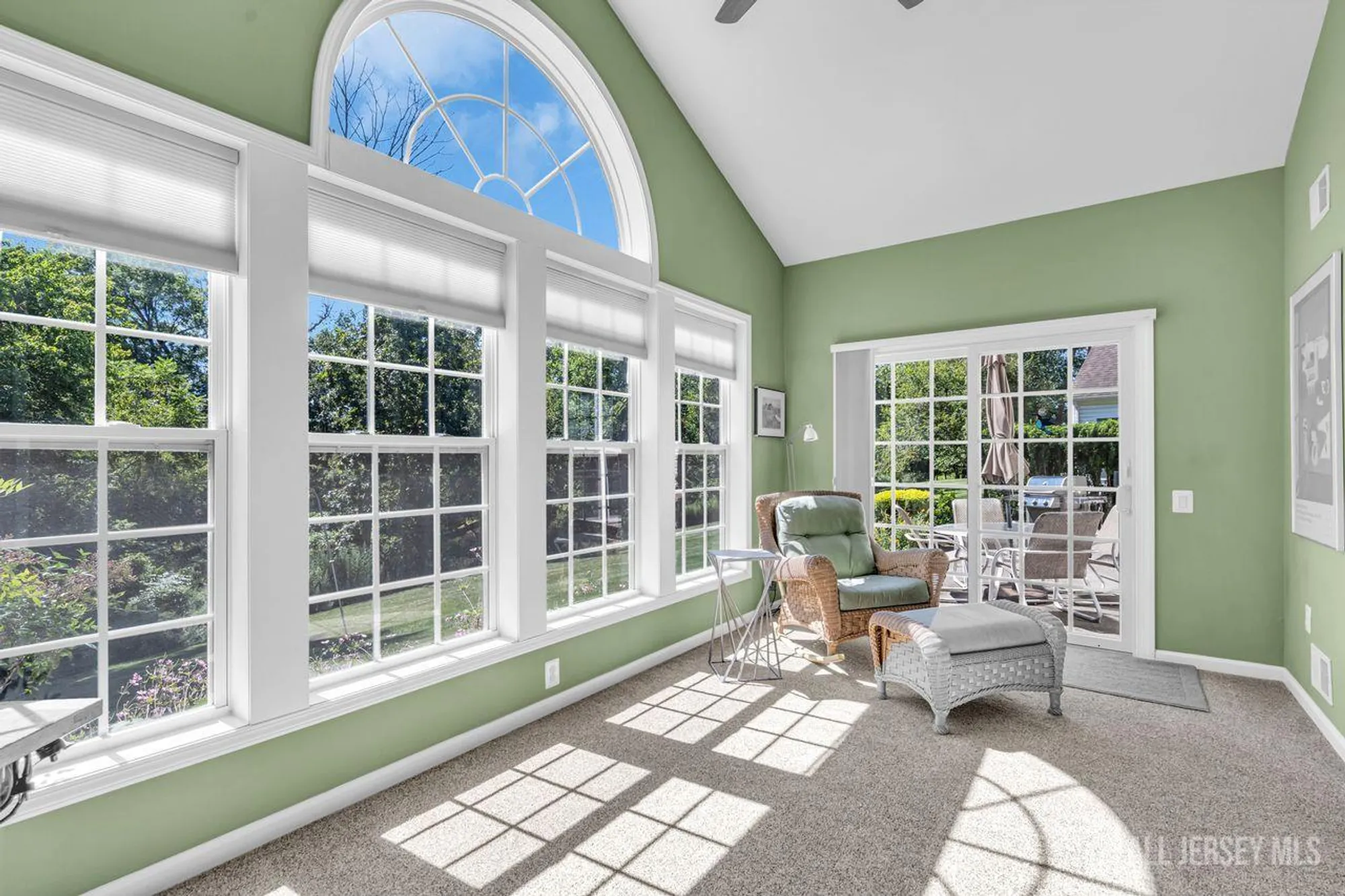 Property Slideshow image 15 of 36 | 448 crossfields ln, Somerset, NJ, 08873