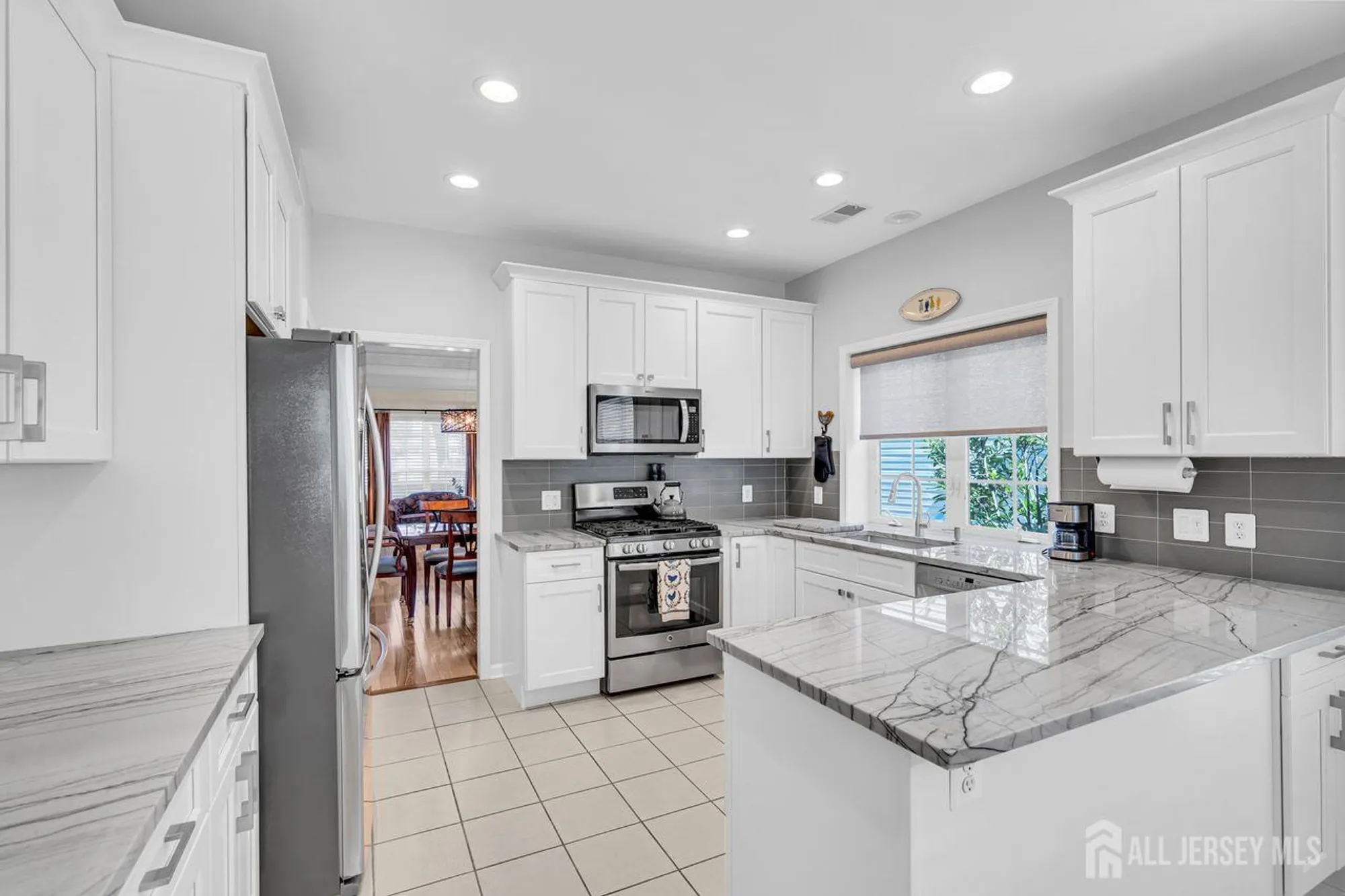 Property Slideshow image 10 of 36 | 448 crossfields ln, Somerset, NJ, 08873