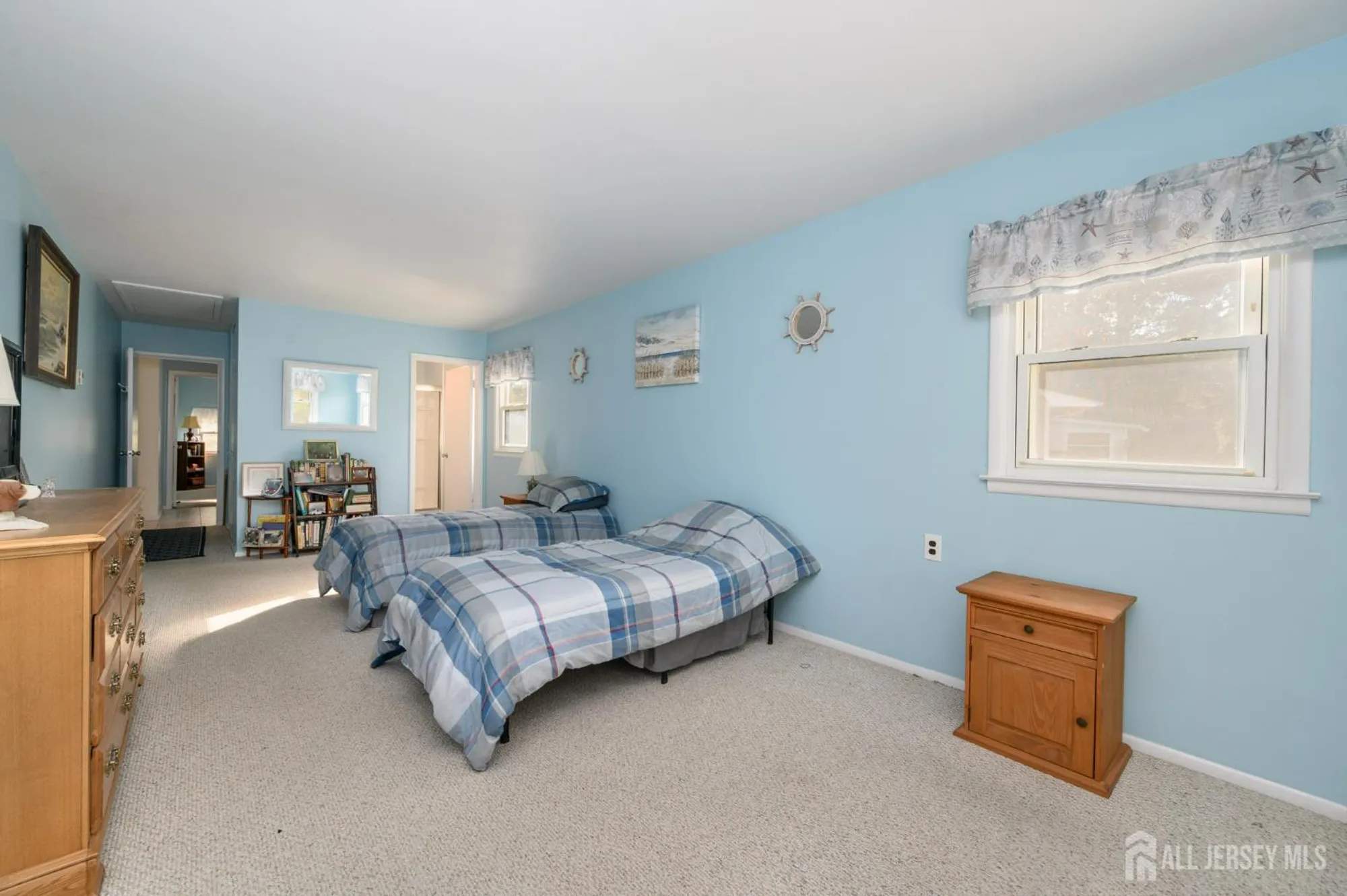 Property Slideshow image 16 of 35 | 11 graham ct, Brick, NJ, 08724