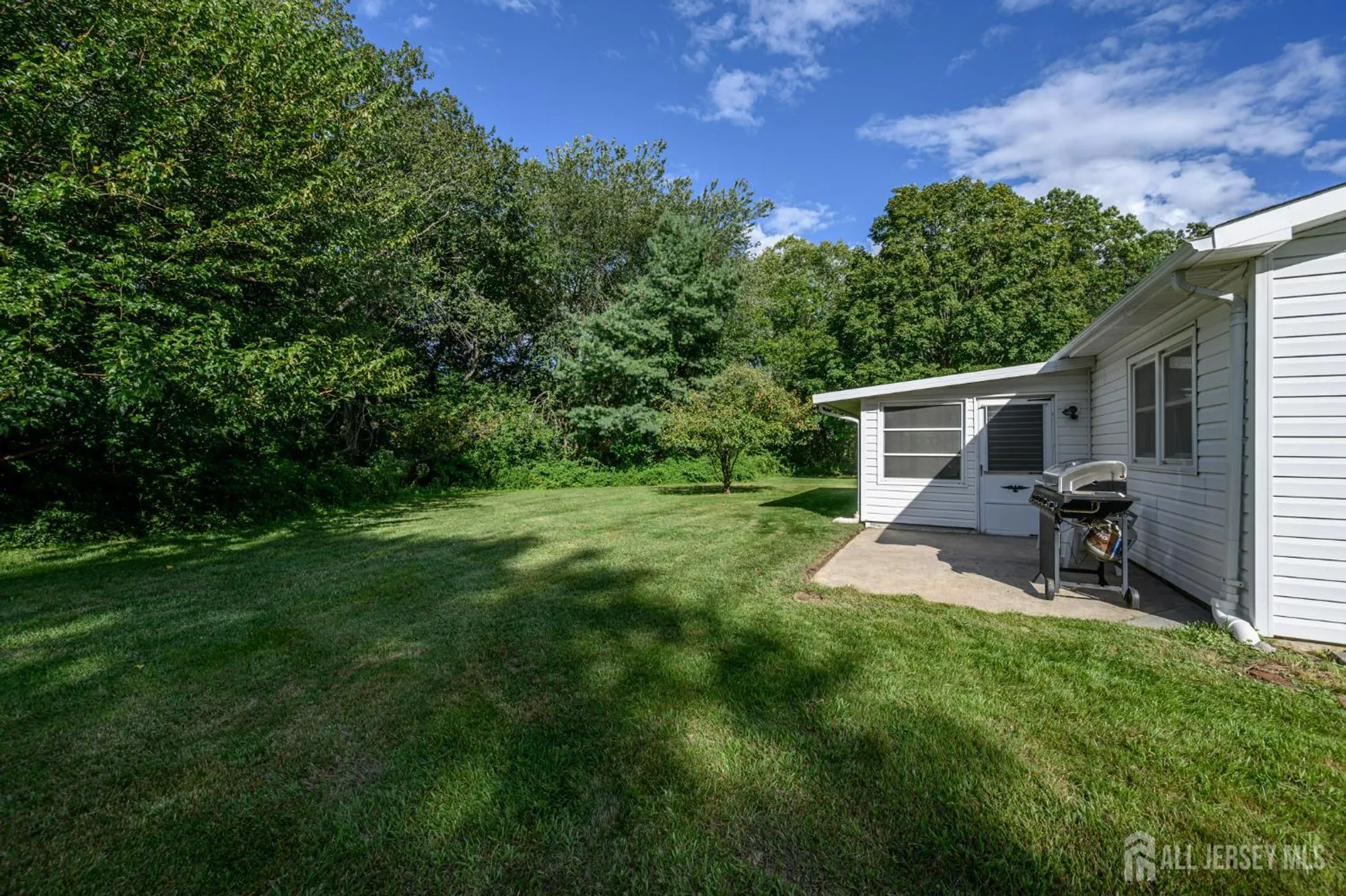 Property Slideshow image 31 of 35 | 11 graham ct, Brick, NJ, 08724