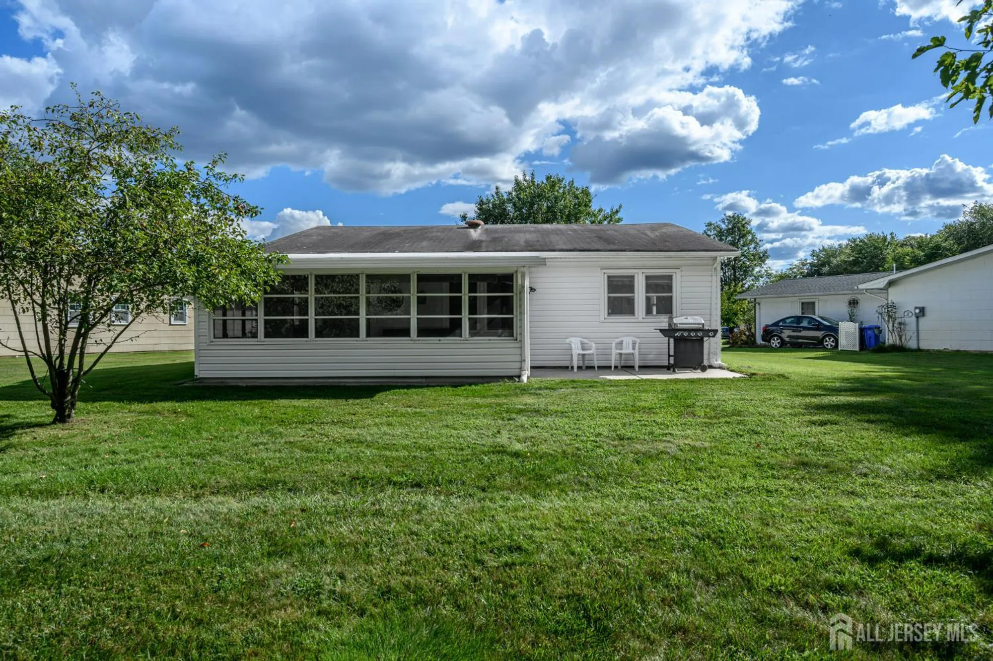 Property Slideshow image 32 of 35 | 11 graham ct, Brick, NJ, 08724