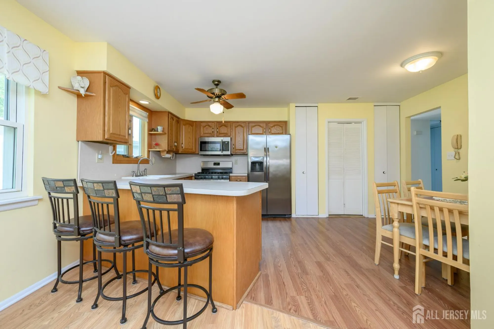 Property Slideshow image 11 of 35 | 11 graham ct, Brick, NJ, 08724
