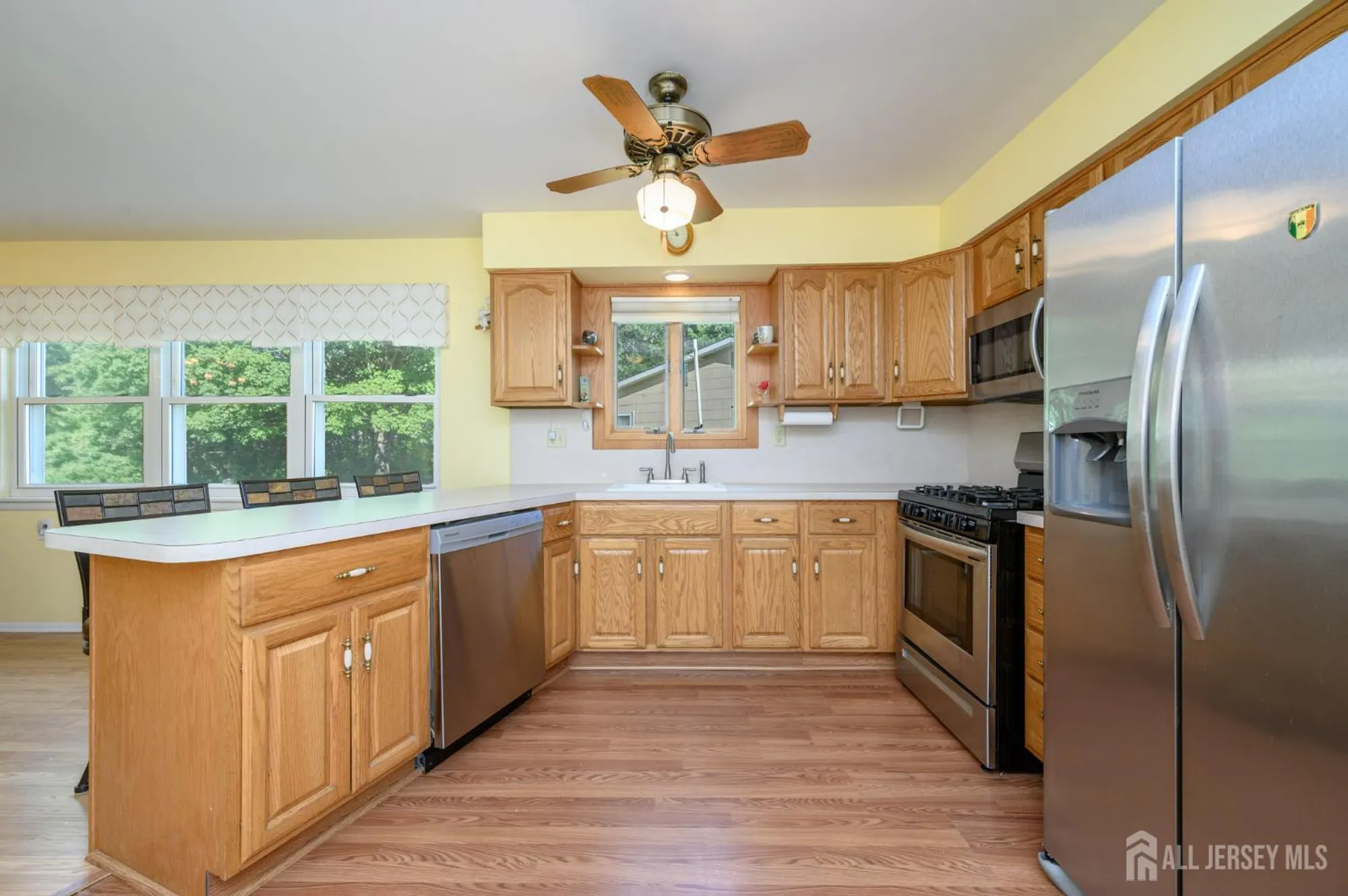 Property Slideshow image 9 of 35 | 11 graham ct, Brick, NJ, 08724