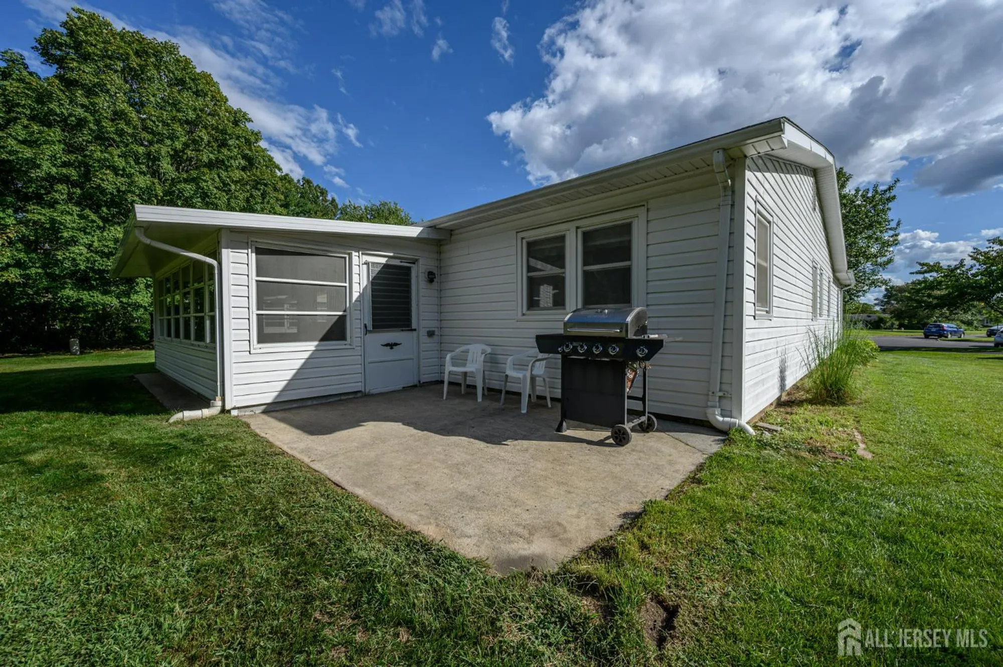 Property Slideshow image 29 of 35 | 11 graham ct, Brick, NJ, 08724