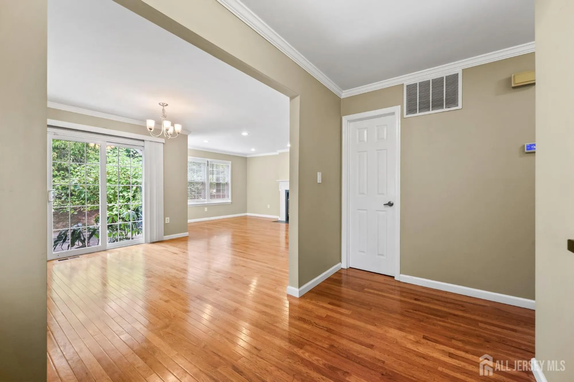 Property Slideshow image 8 of 27 | 27 martin van buren dr, Monroe, NJ, 08831
