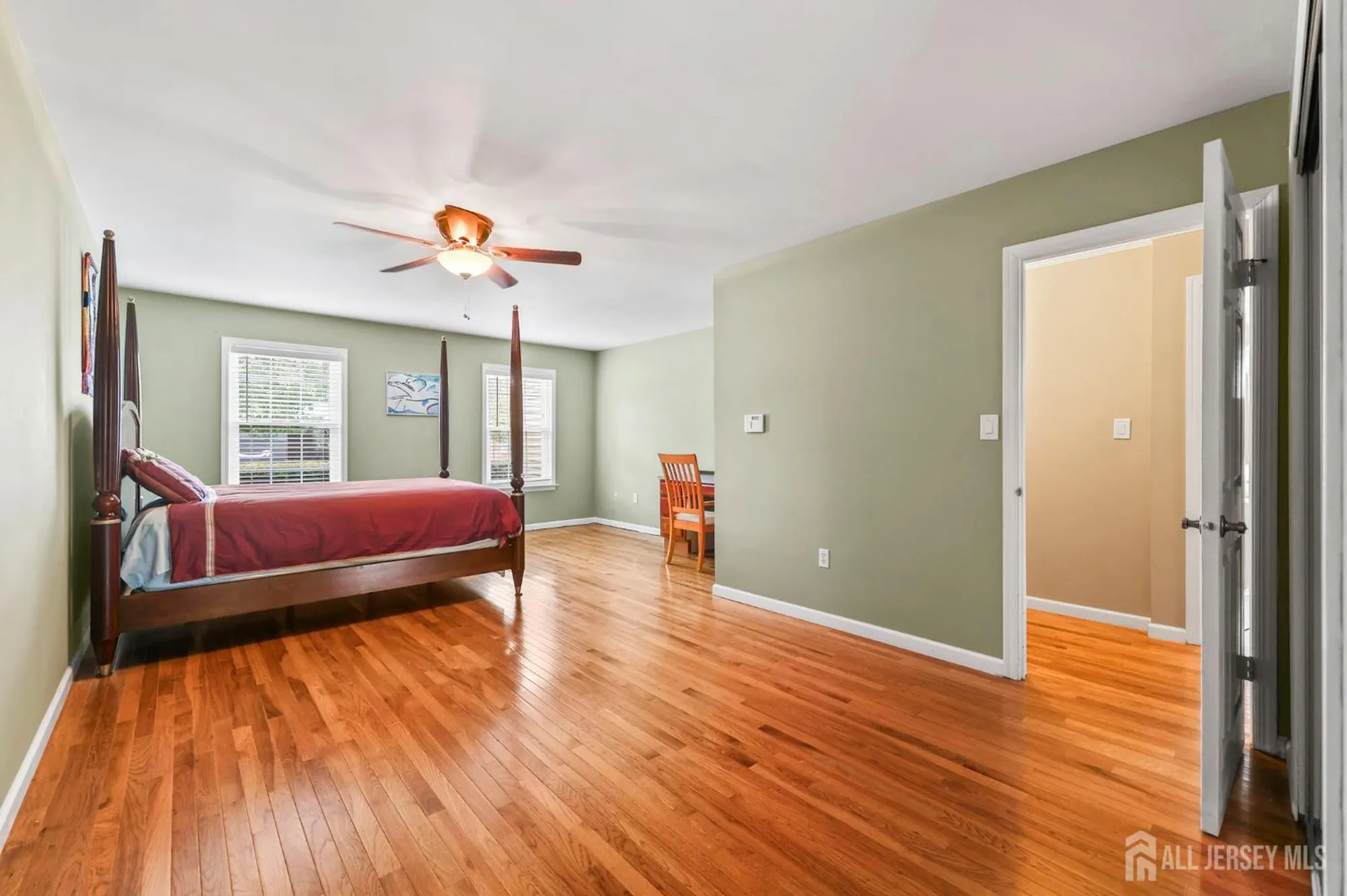 Property Slideshow image 22 of 27 | 27 martin van buren dr, Monroe, NJ, 08831