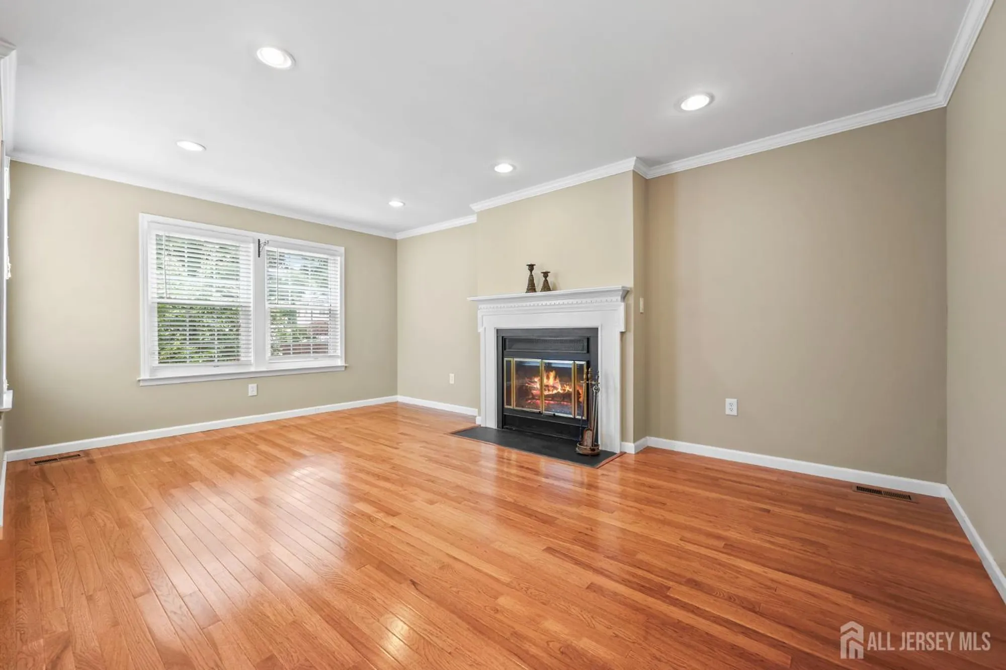 Property Slideshow image 11 of 27 | 27 martin van buren dr, Monroe, NJ, 08831