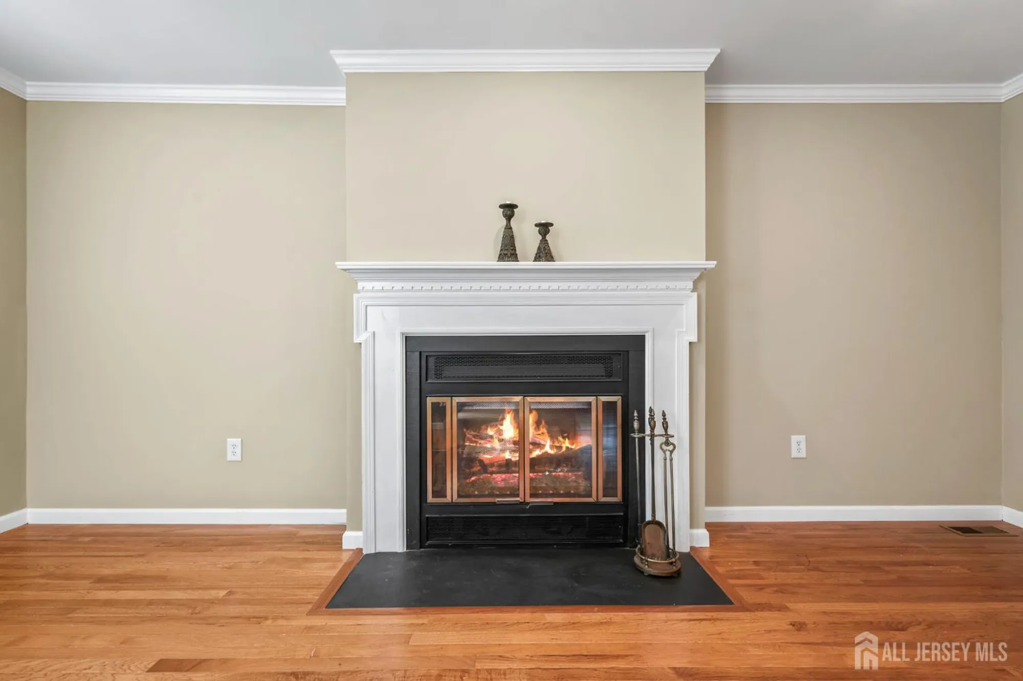 Property Slideshow image 12 of 27 | 27 martin van buren dr, Monroe, NJ, 08831