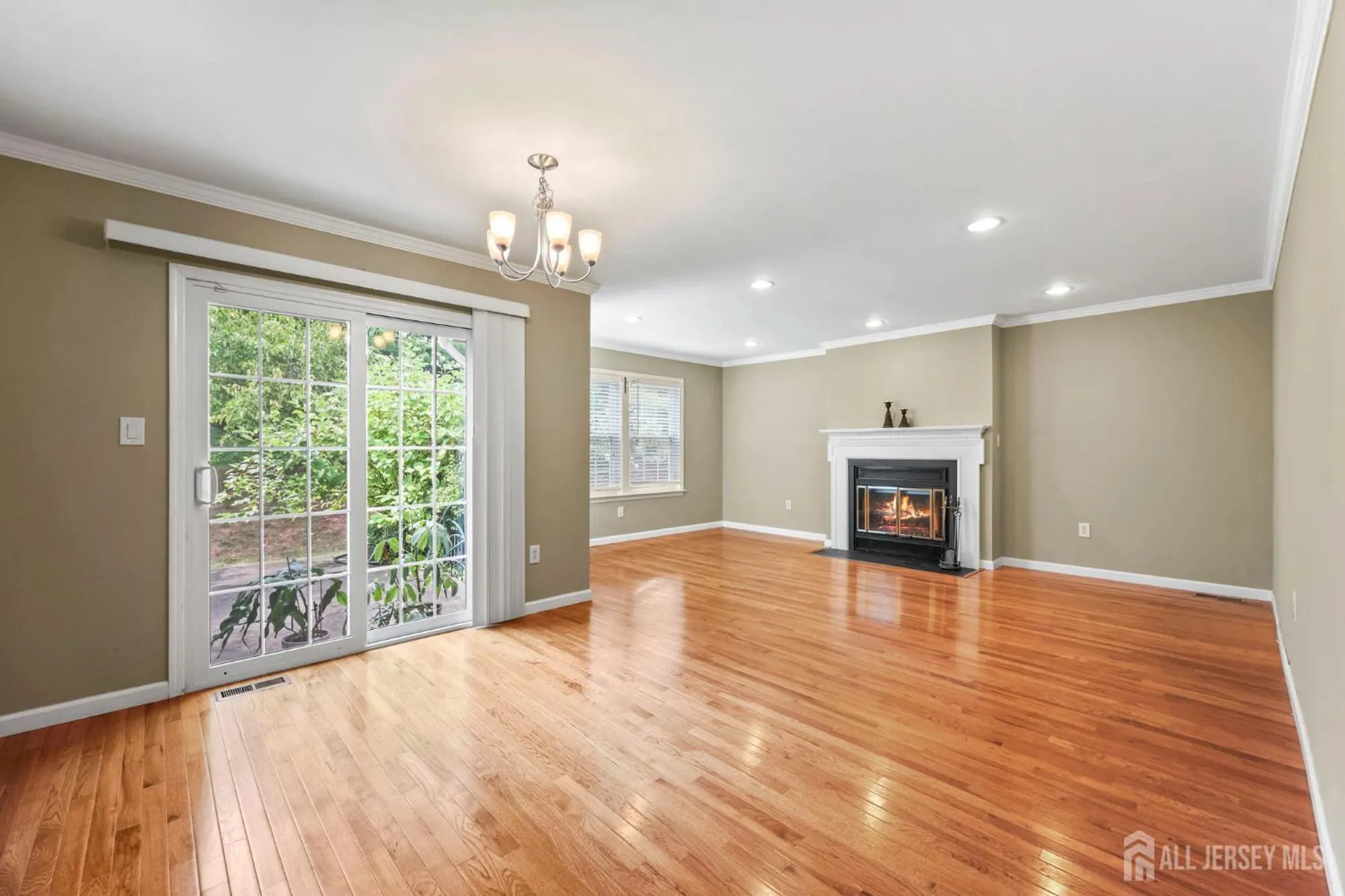 Property Slideshow image 9 of 27 | 27 martin van buren dr, Monroe, NJ, 08831