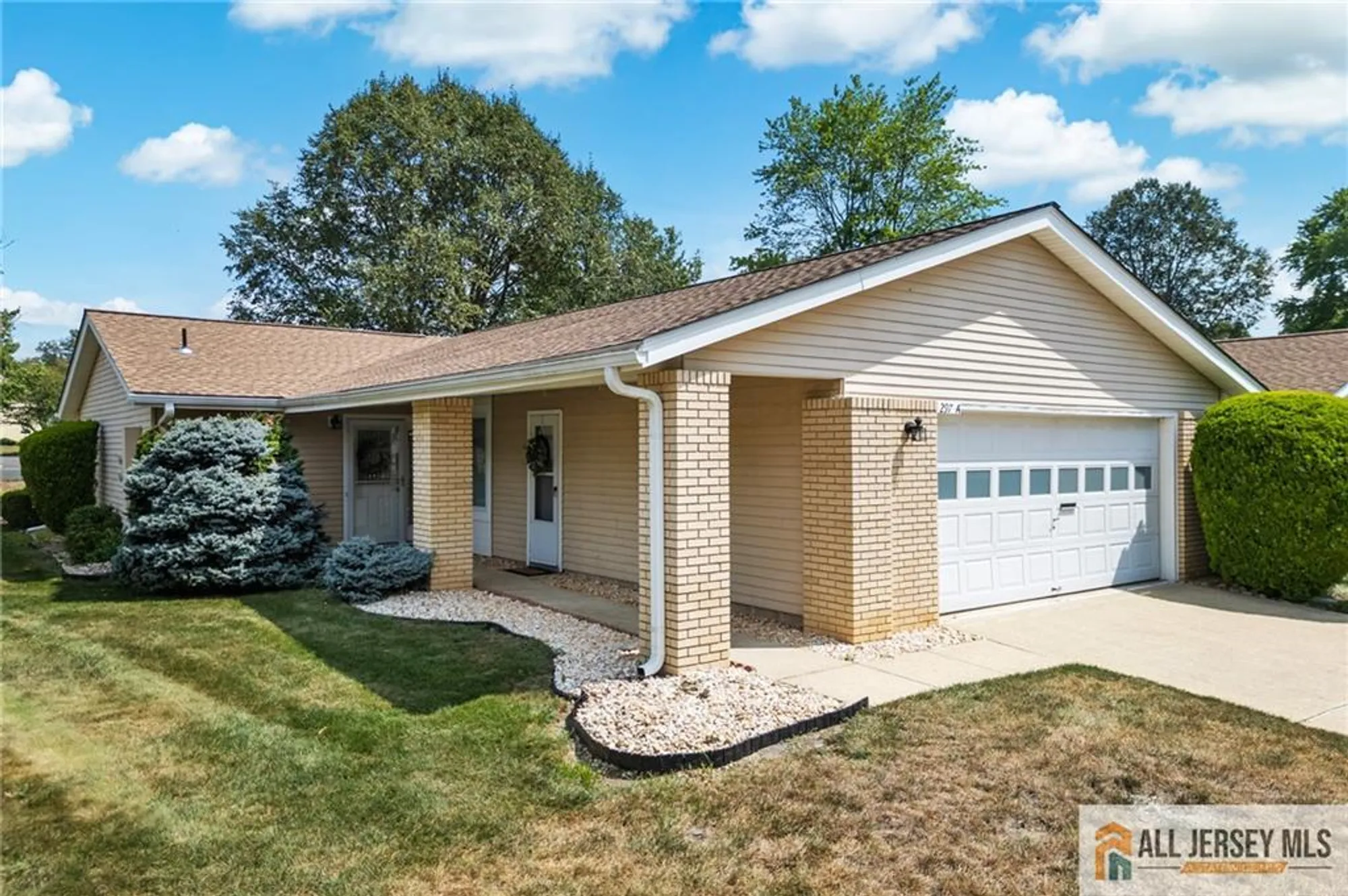 Property Slideshow image 2 of 26 | 297 yardley dr 297a, Monroe, NJ, 08831