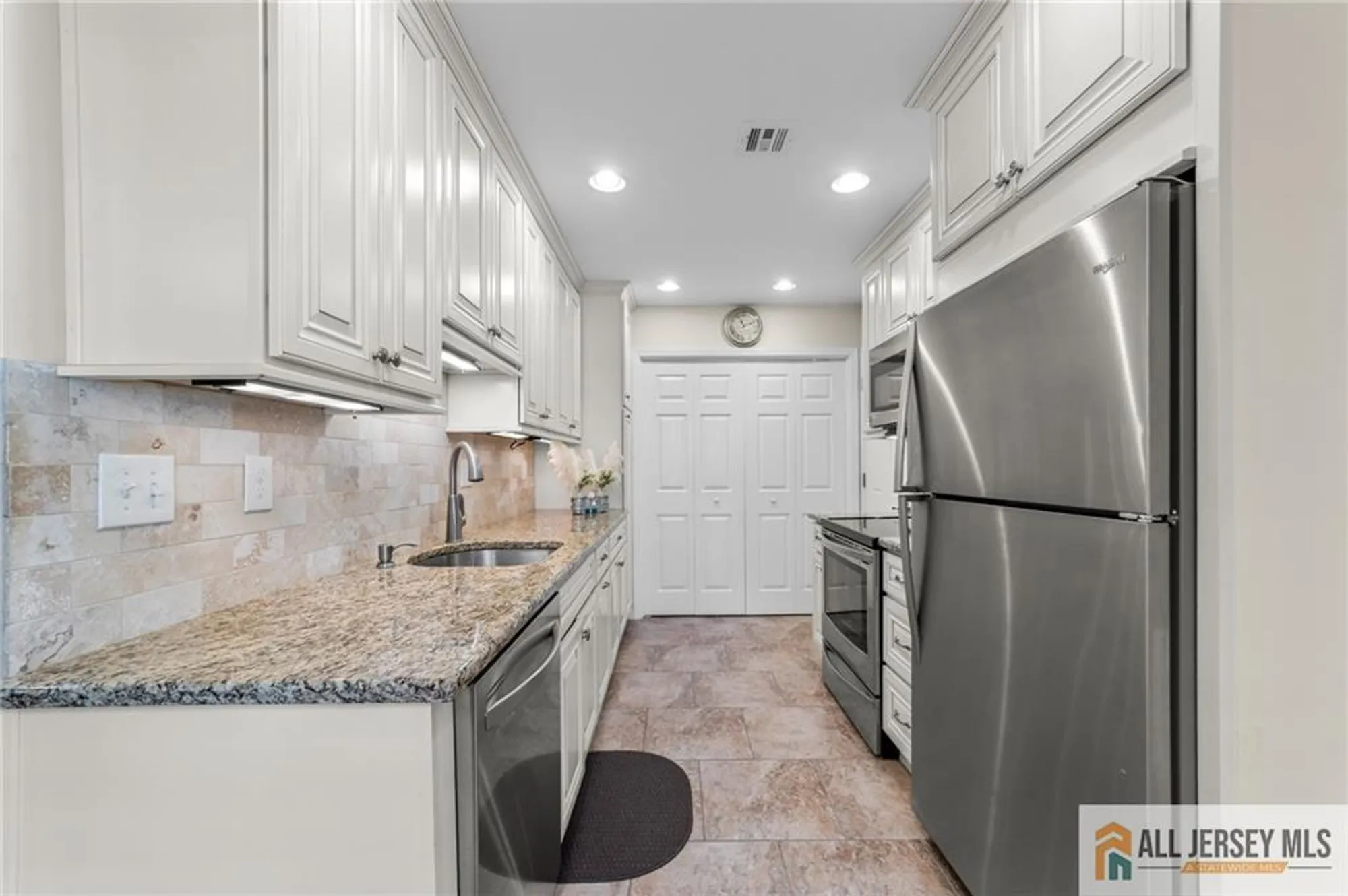 Property Slideshow image 10 of 26 | 297 yardley dr 297a, Monroe, NJ, 08831