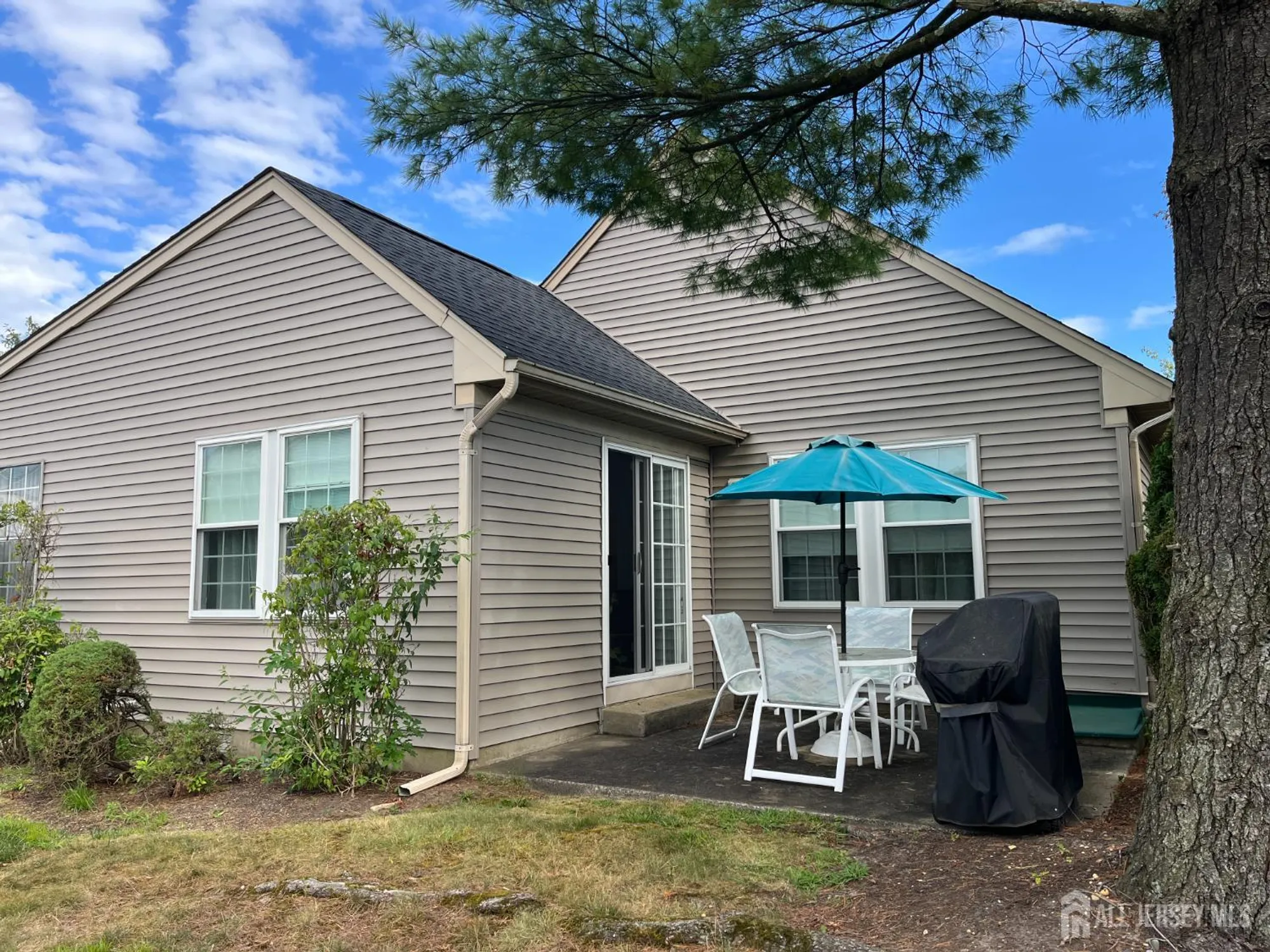 Property Slideshow image 24 of 27 | 8b john paul jones dr, Monroe, NJ, 08831