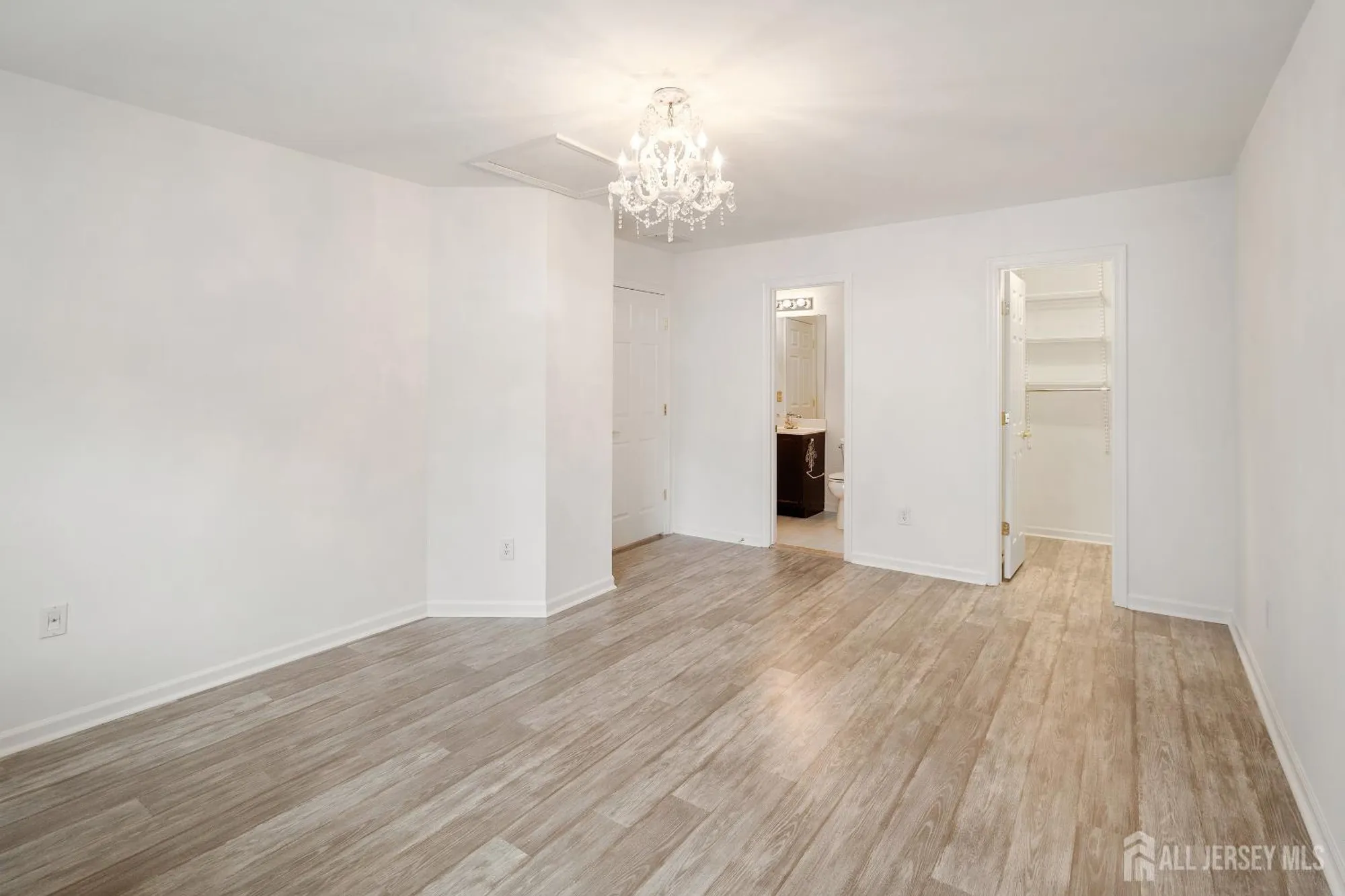 Property Slideshow image 26 of 45 | 5201 schindler dr, South Brunswick, NJ, 08852