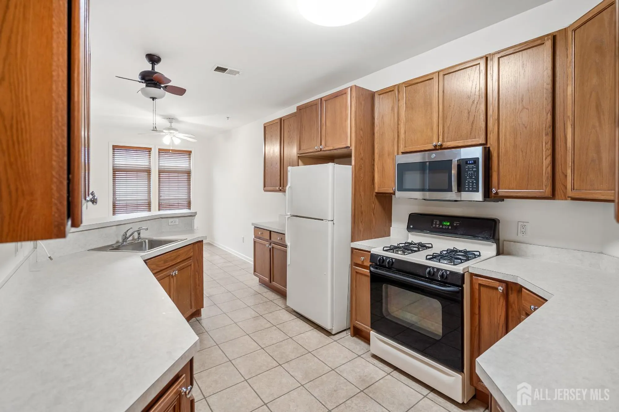 Property Slideshow image 14 of 39 | 1204 cedar village blvd # 204, East Brunswick, NJ, 08816