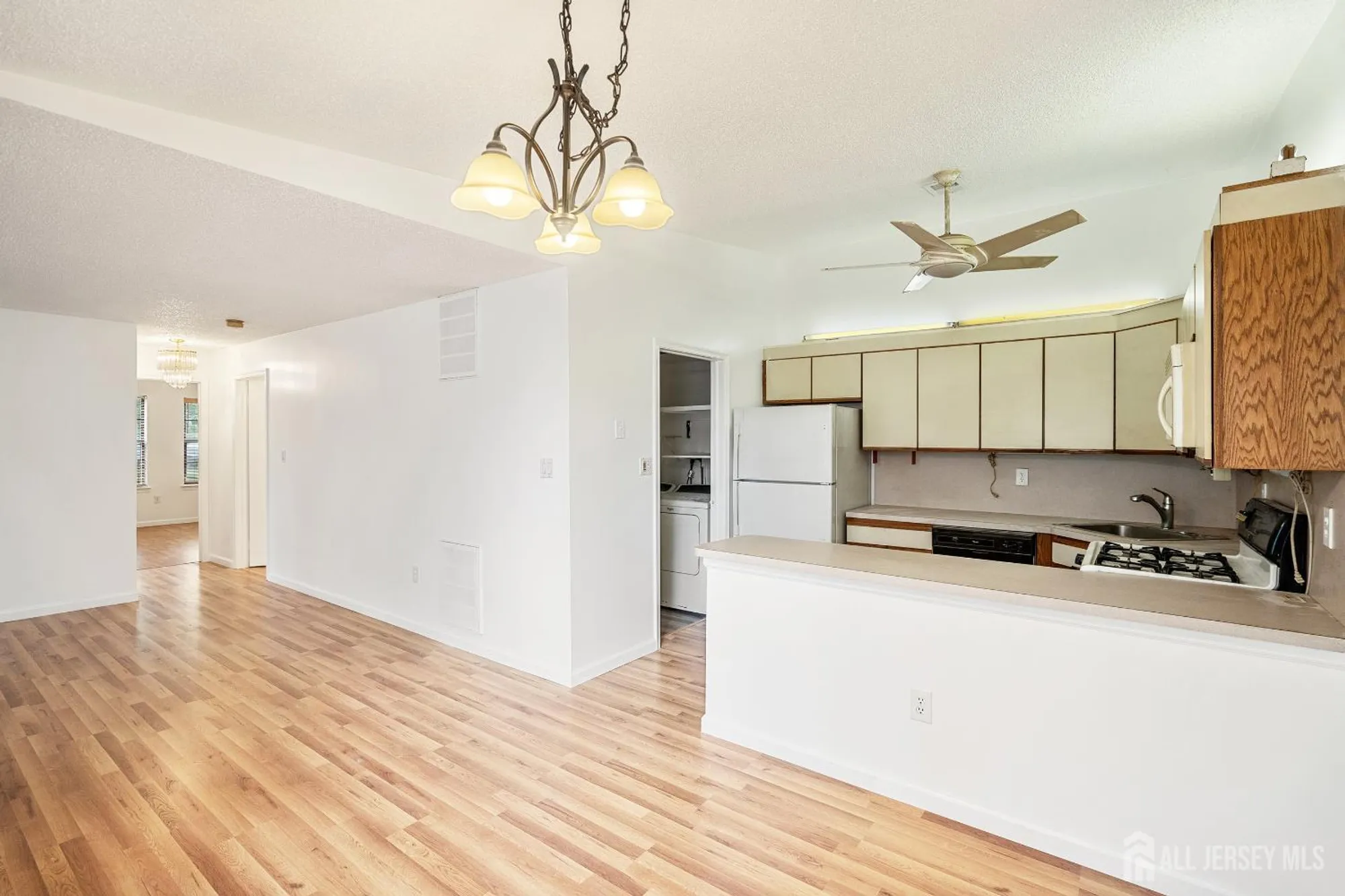 Property Slideshow image 11 of 26 | 89 griggs pl, East Brunswick, NJ, 08816