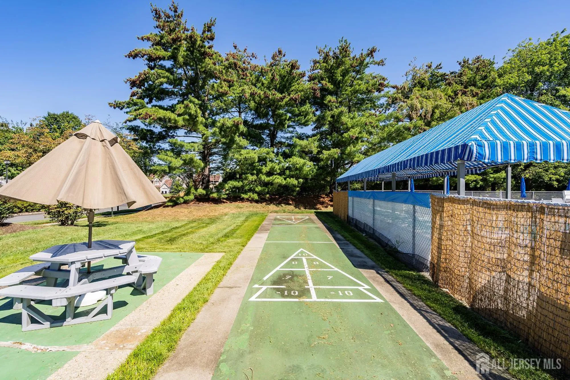 Property Slideshow image 23 of 26 | 89 griggs pl, East Brunswick, NJ, 08816