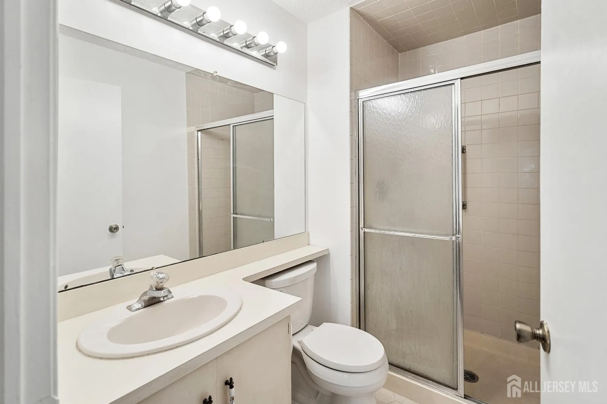 Property Slideshow image 14 of 26 | 89 griggs pl, East Brunswick, NJ, 08816