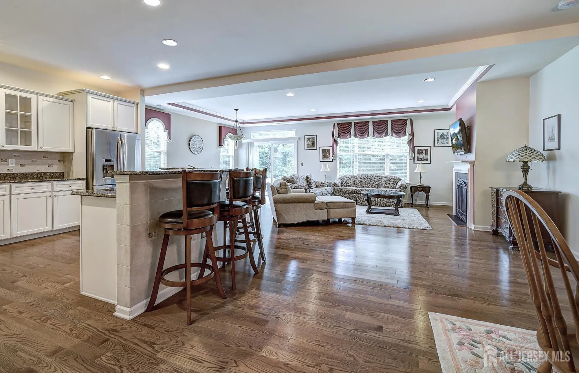 Property Slideshow image 8 of 22 | 39 schindler ct, Somerset, NJ, 08873