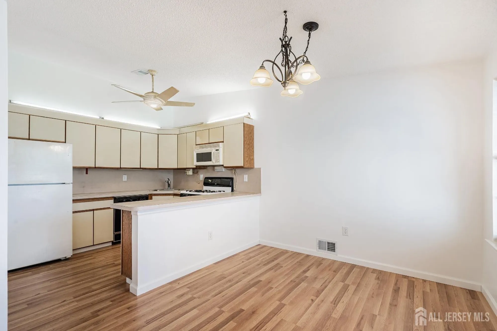 Property Slideshow image 9 of 26 | 89 griggs pl, East Brunswick, NJ, 08816