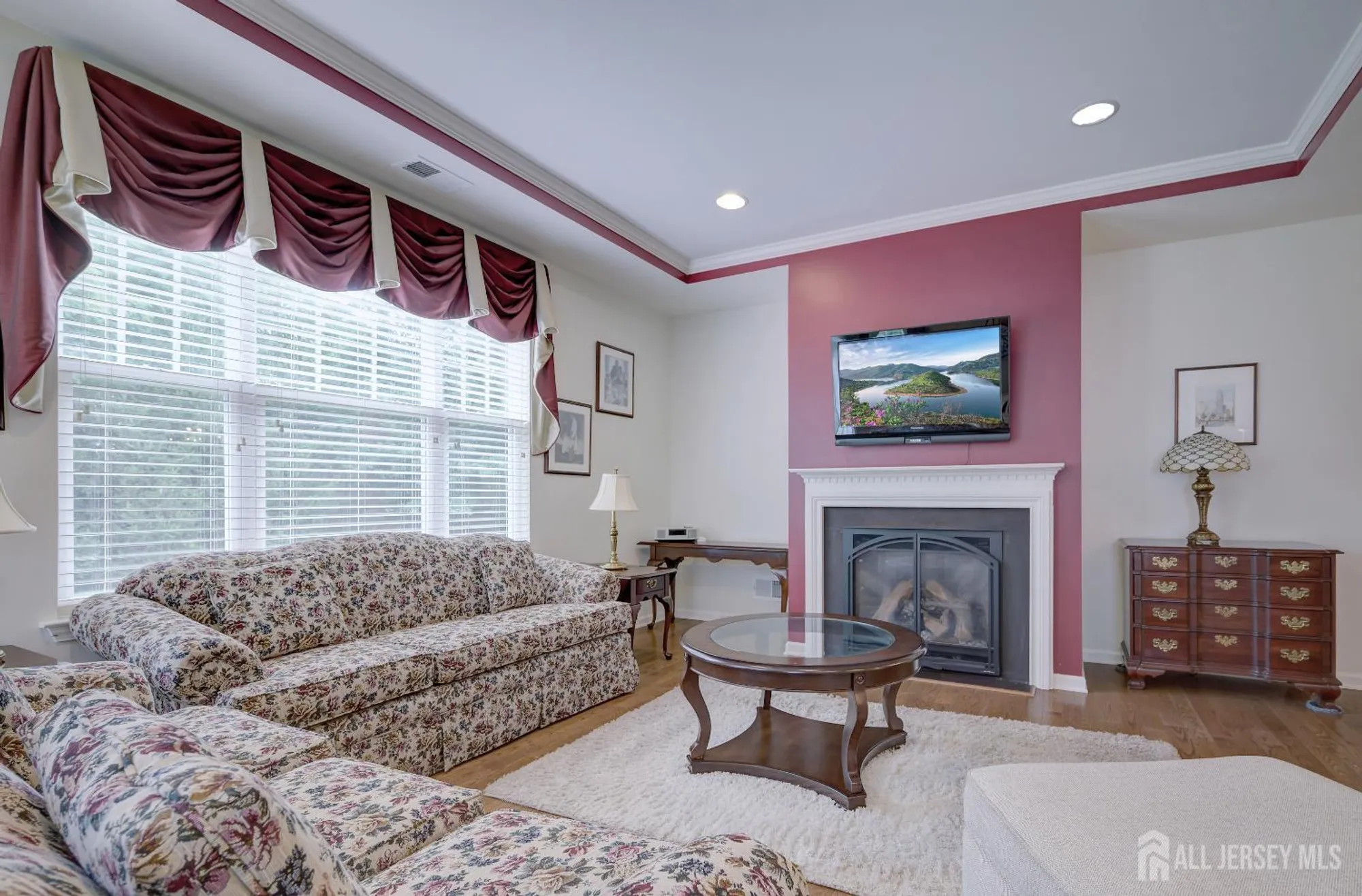 Property Slideshow image 5 of 22 | 39 schindler ct, Somerset, NJ, 08873