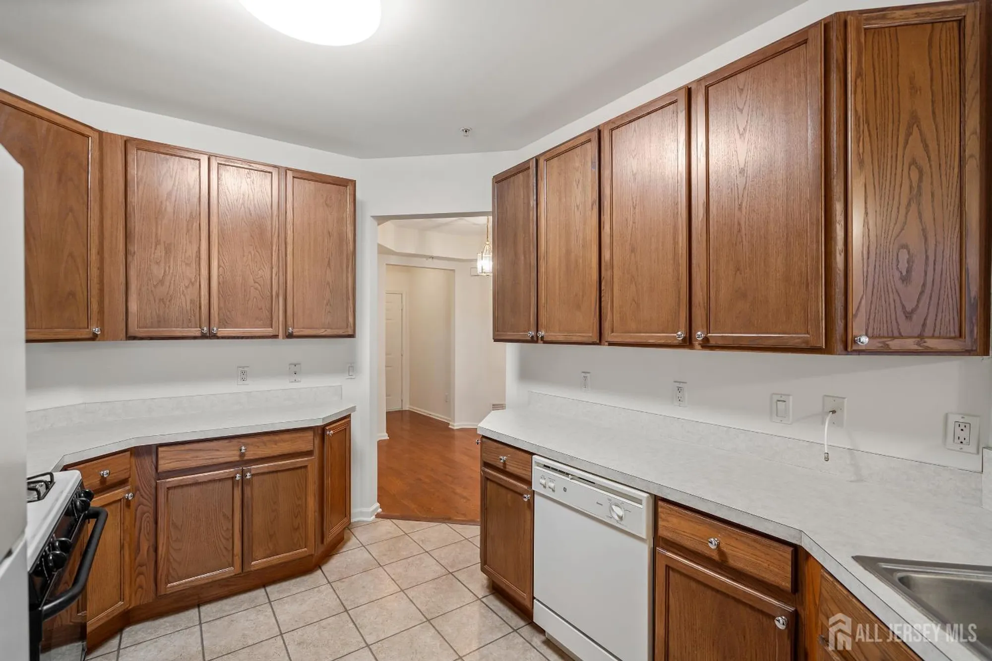 Property Slideshow image 13 of 39 | 1204 cedar village blvd # 204, East Brunswick, NJ, 08816