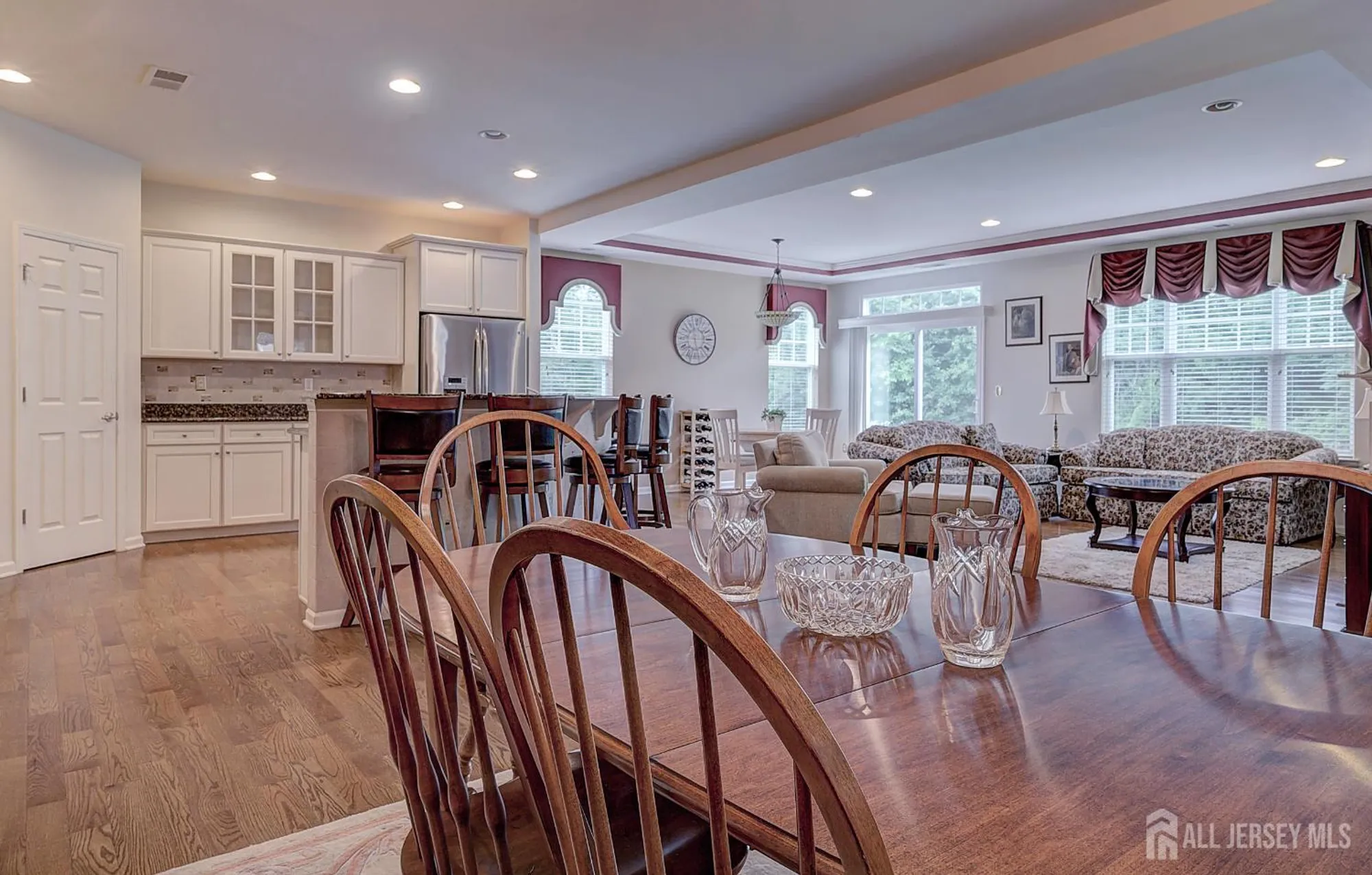 Property Slideshow image 7 of 22 | 39 schindler ct, Somerset, NJ, 08873