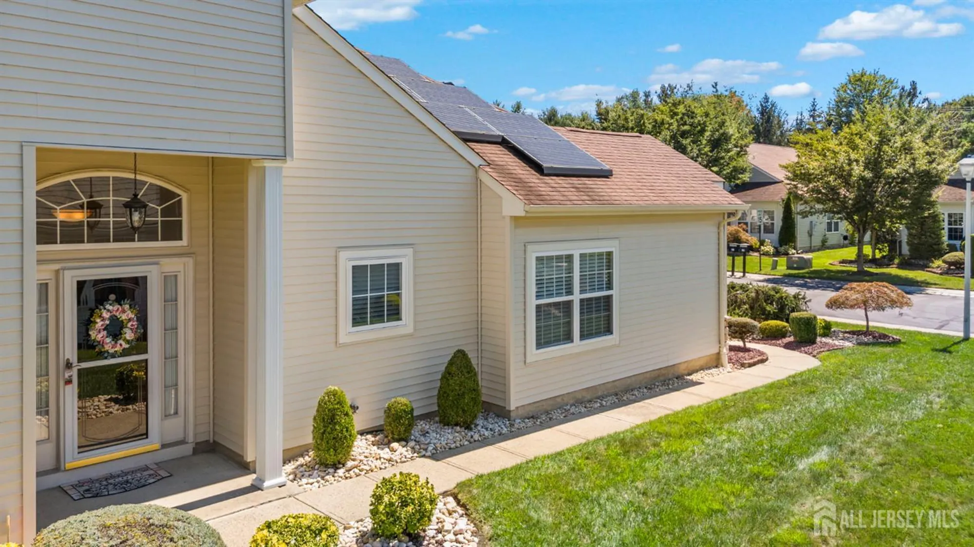 Property Slideshow image 5 of 47 | 66 vineyard ct, Monroe, NJ, 08831