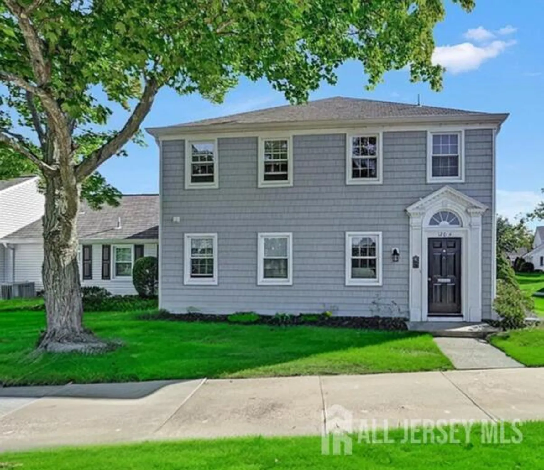 Property Slideshow image 1 of 21 | 120 rossmoor dr n, Monroe, NJ, 08831