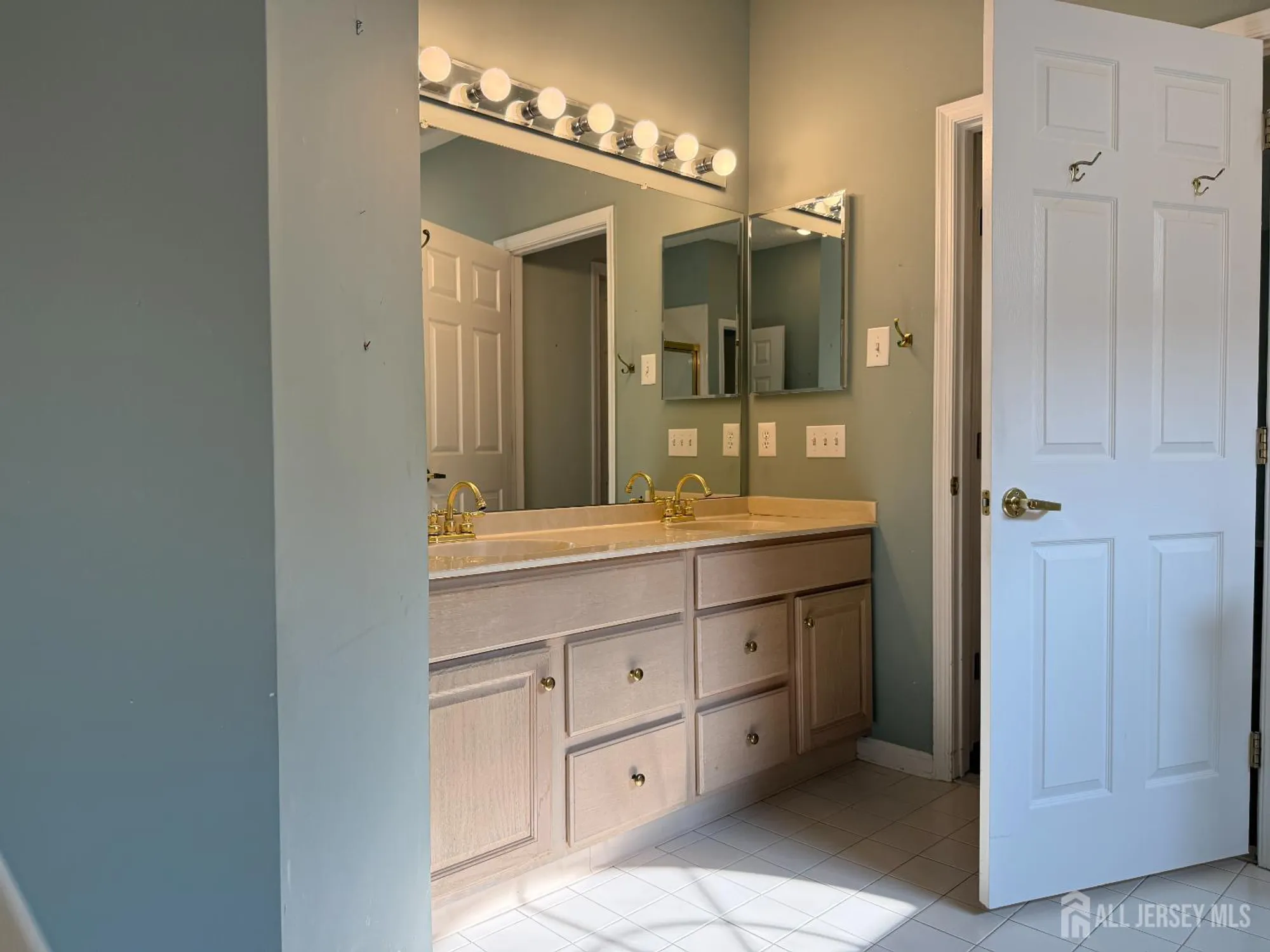 Property Slideshow image 25 of 60 | 1 westboro ln, Monroe, NJ, 08831