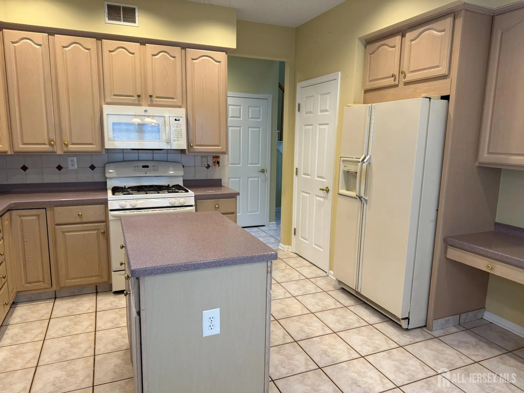 Property Slideshow image 14 of 60 | 1 westboro ln, Monroe, NJ, 08831