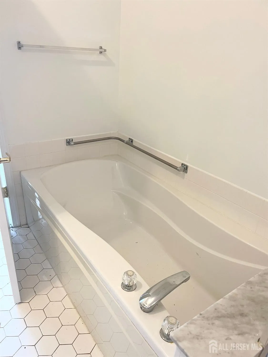 Property Slideshow image 11 of 18 | 409 harrier dr, Monroe, NJ, 08831