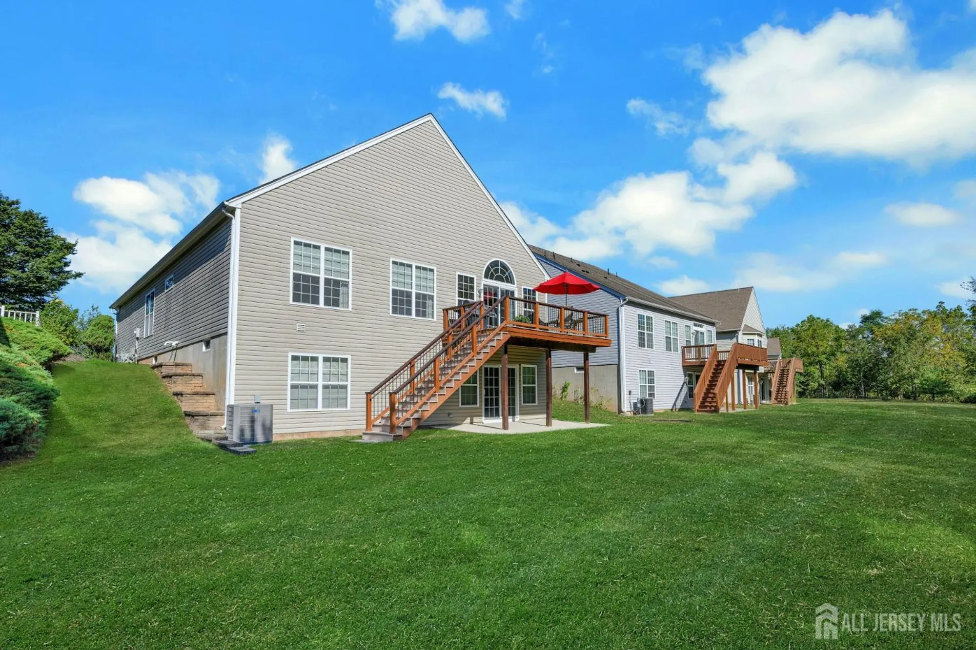 Property Slideshow image 30 of 39 | 476 crossfields ln, Somerset, NJ, 08873