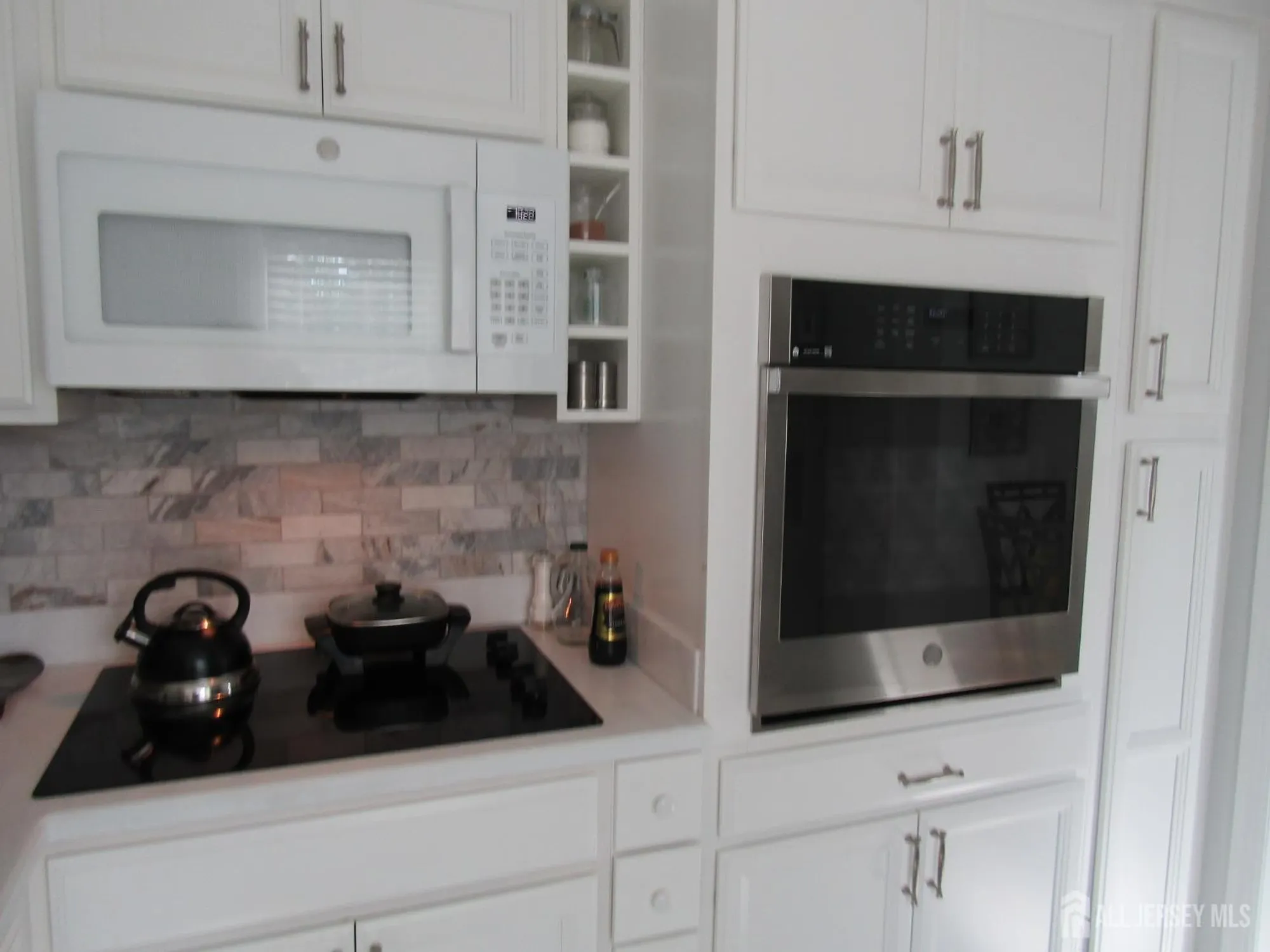 Property Slideshow image 13 of 21 | 120 rossmoor dr n, Monroe, NJ, 08831