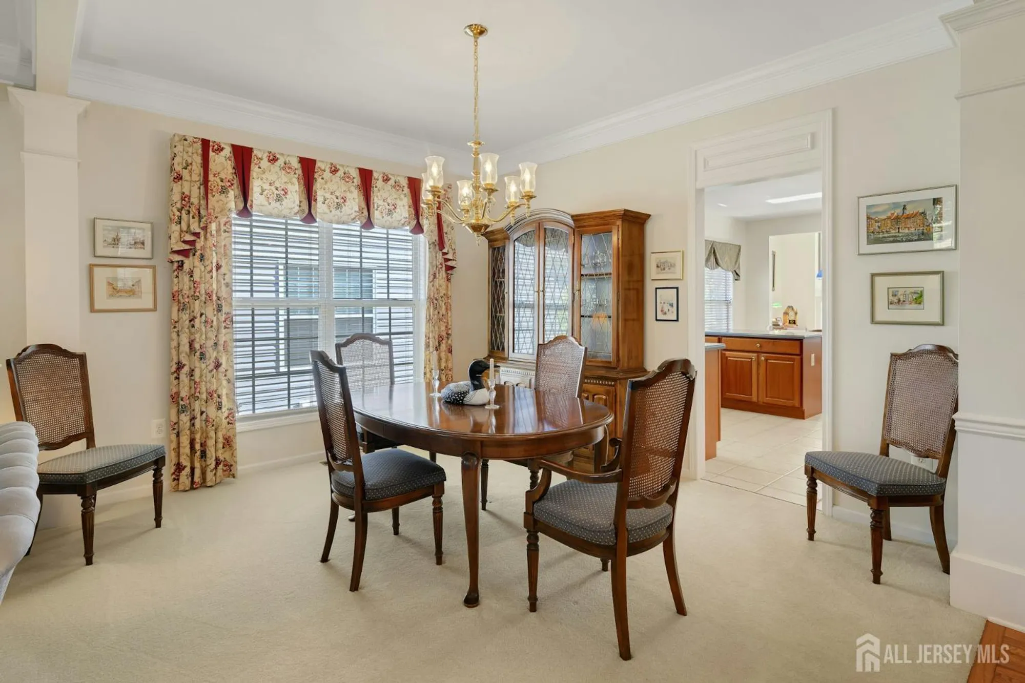 Property Slideshow image 10 of 39 | 476 crossfields ln, Somerset, NJ, 08873