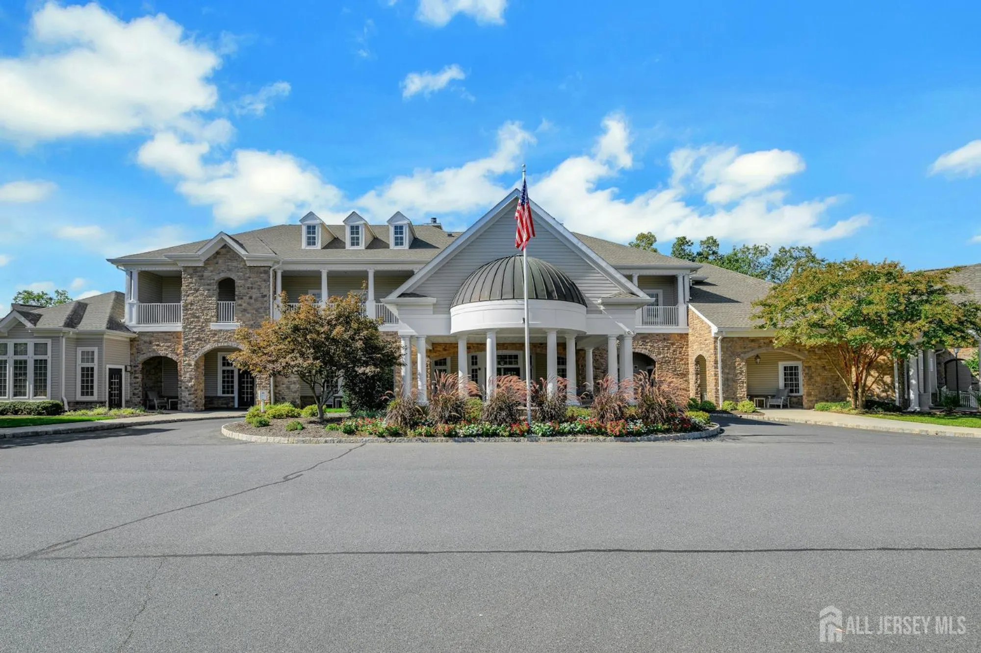 Property Slideshow image 36 of 39 | 476 crossfields ln, Somerset, NJ, 08873