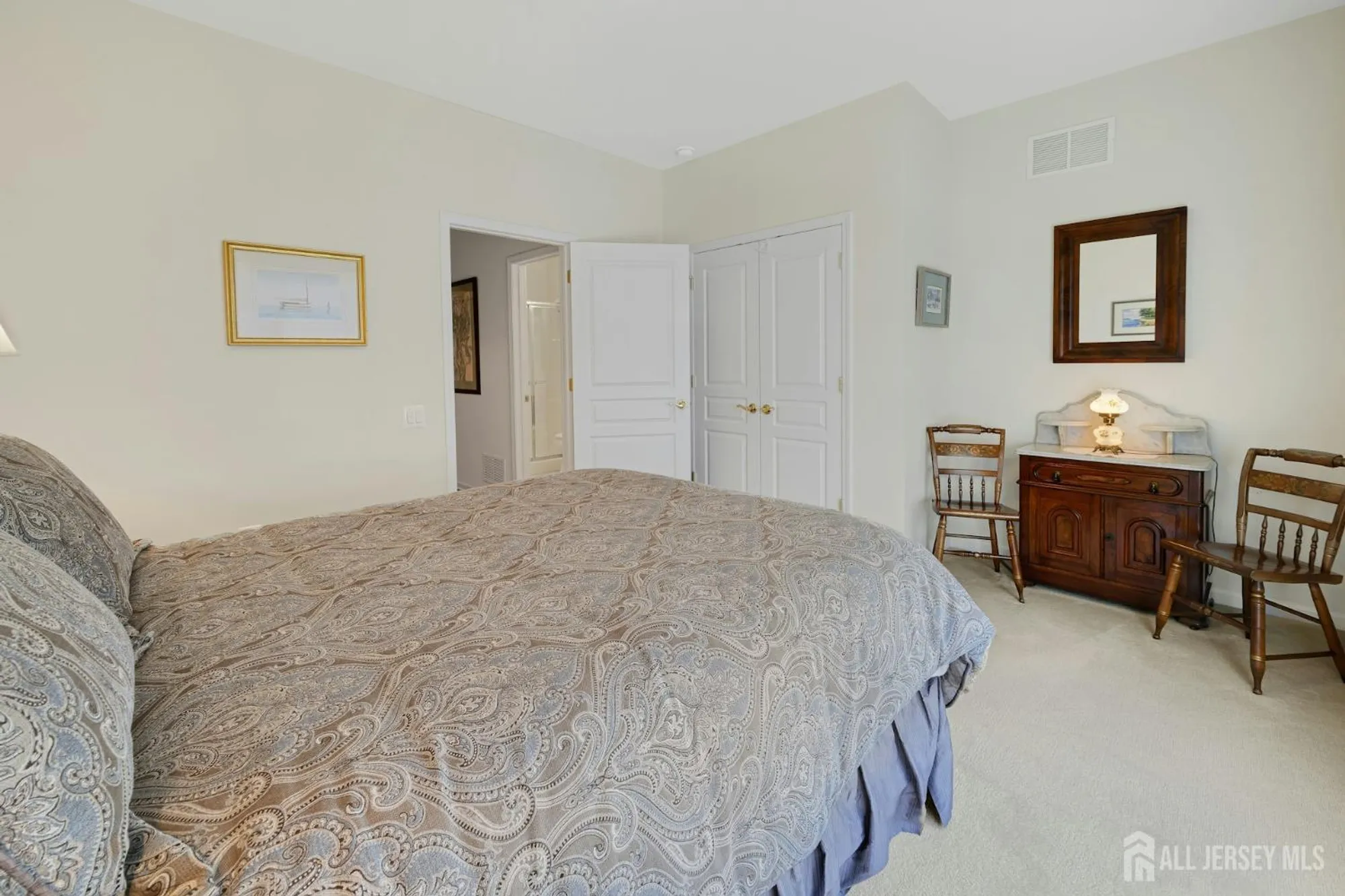 Property Slideshow image 23 of 39 | 476 crossfields ln, Somerset, NJ, 08873