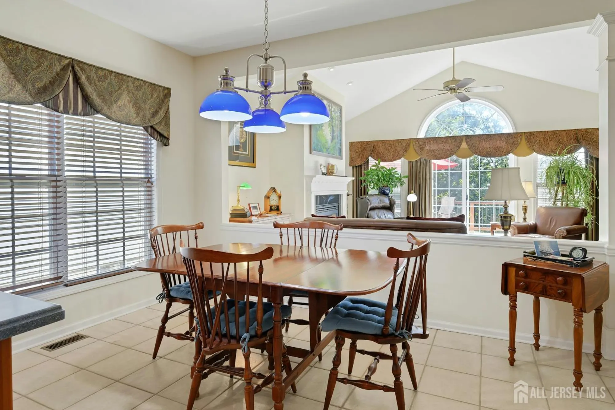 Property Slideshow image 15 of 39 | 476 crossfields ln, Somerset, NJ, 08873