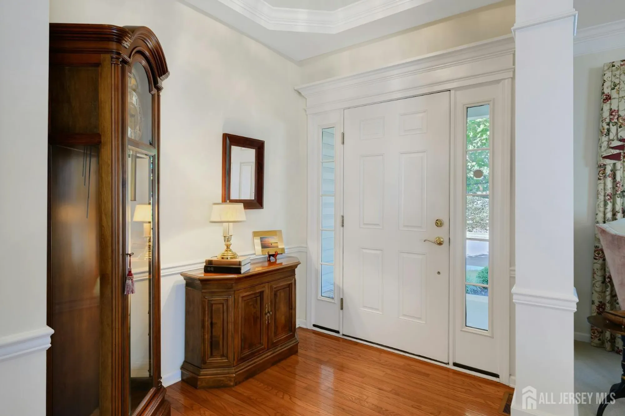 Property Slideshow image 6 of 39 | 476 crossfields ln, Somerset, NJ, 08873