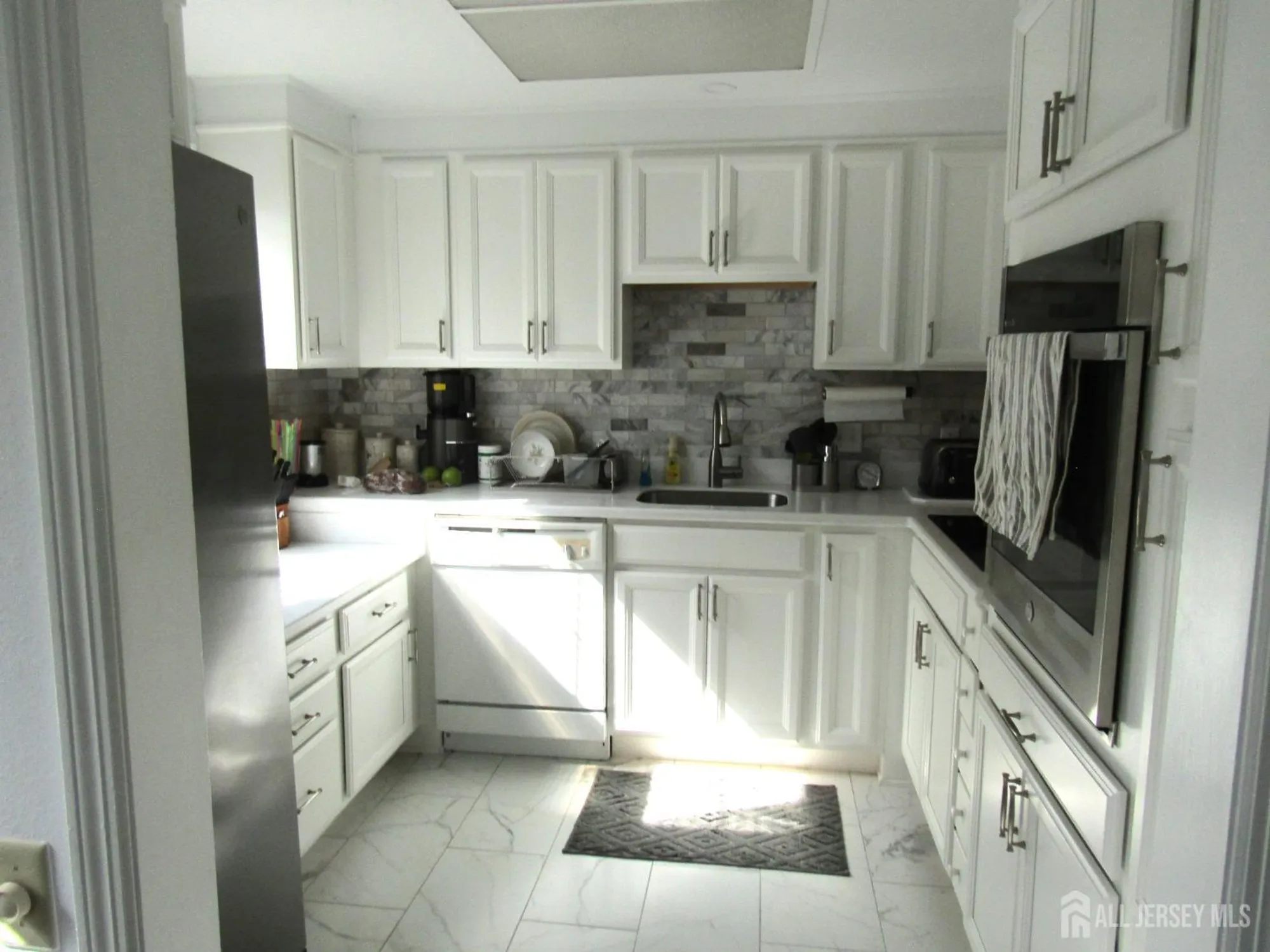 Property Slideshow image 10 of 21 | 120 rossmoor dr n, Monroe, NJ, 08831