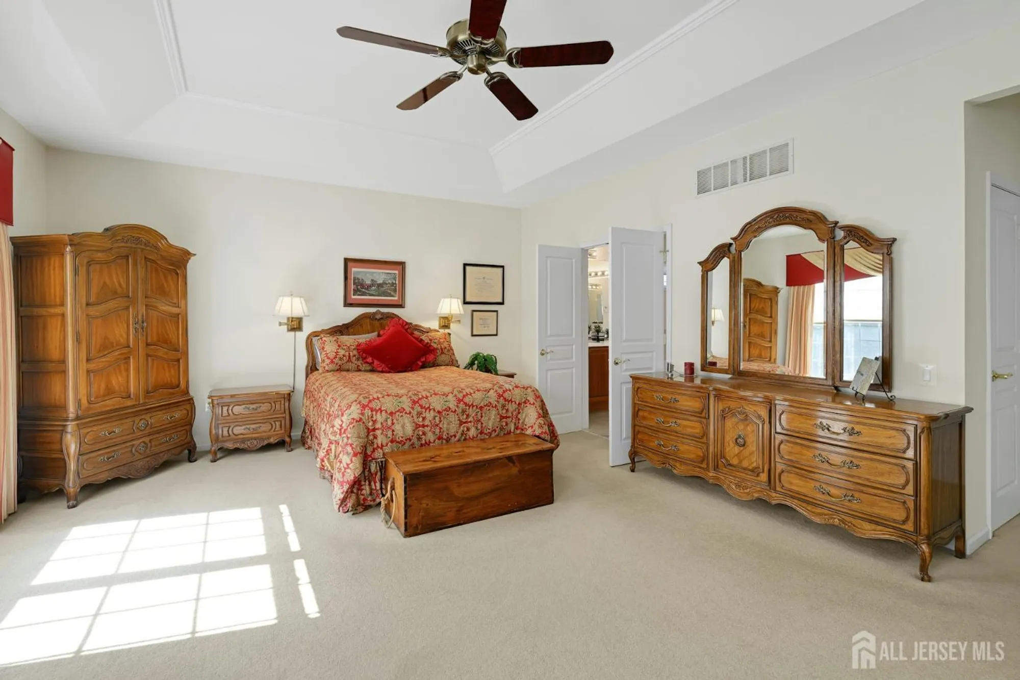 Property Slideshow image 19 of 39 | 476 crossfields ln, Somerset, NJ, 08873